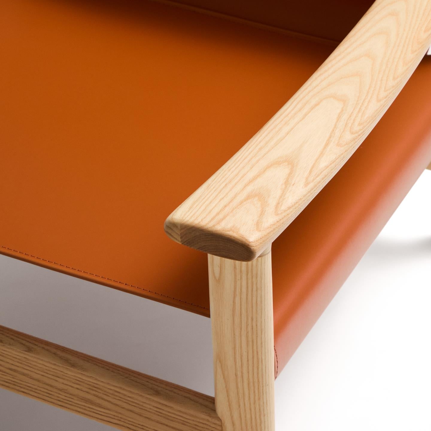 JAN armchair in light brown recycled leather with ash wood