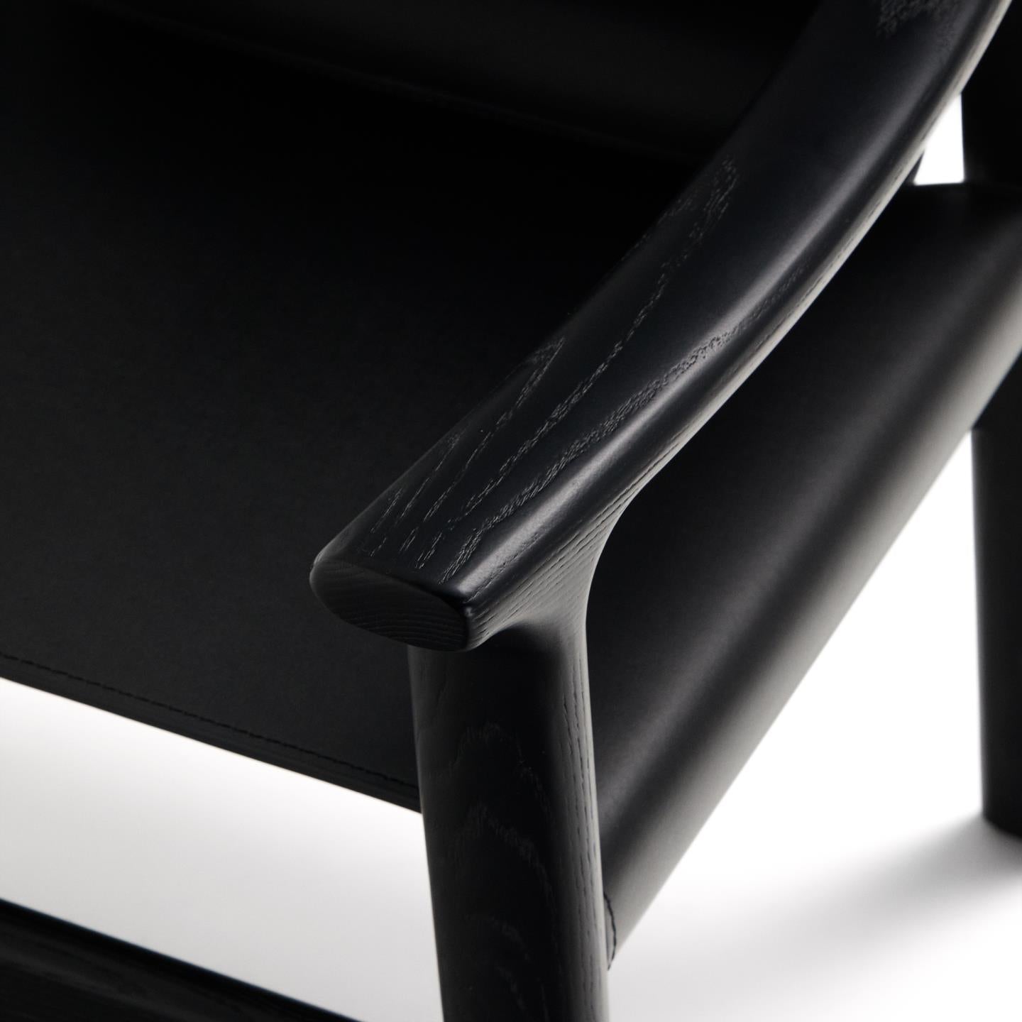 JAN chair in black recycled leather with black ash wood