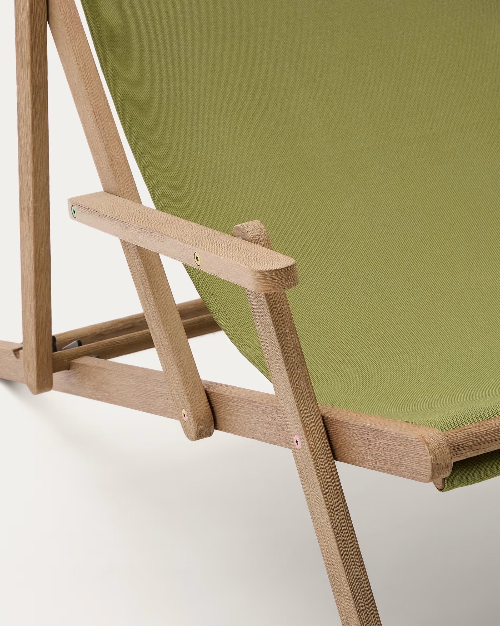 Vilara Green deckchair with an acacia base