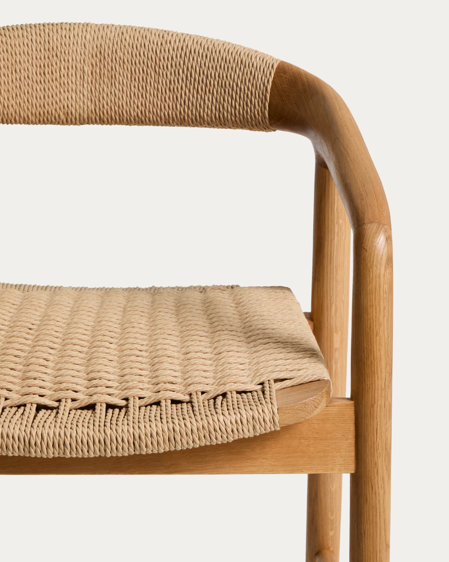 Barstoel DERILE van eikenhout met beige touw.
