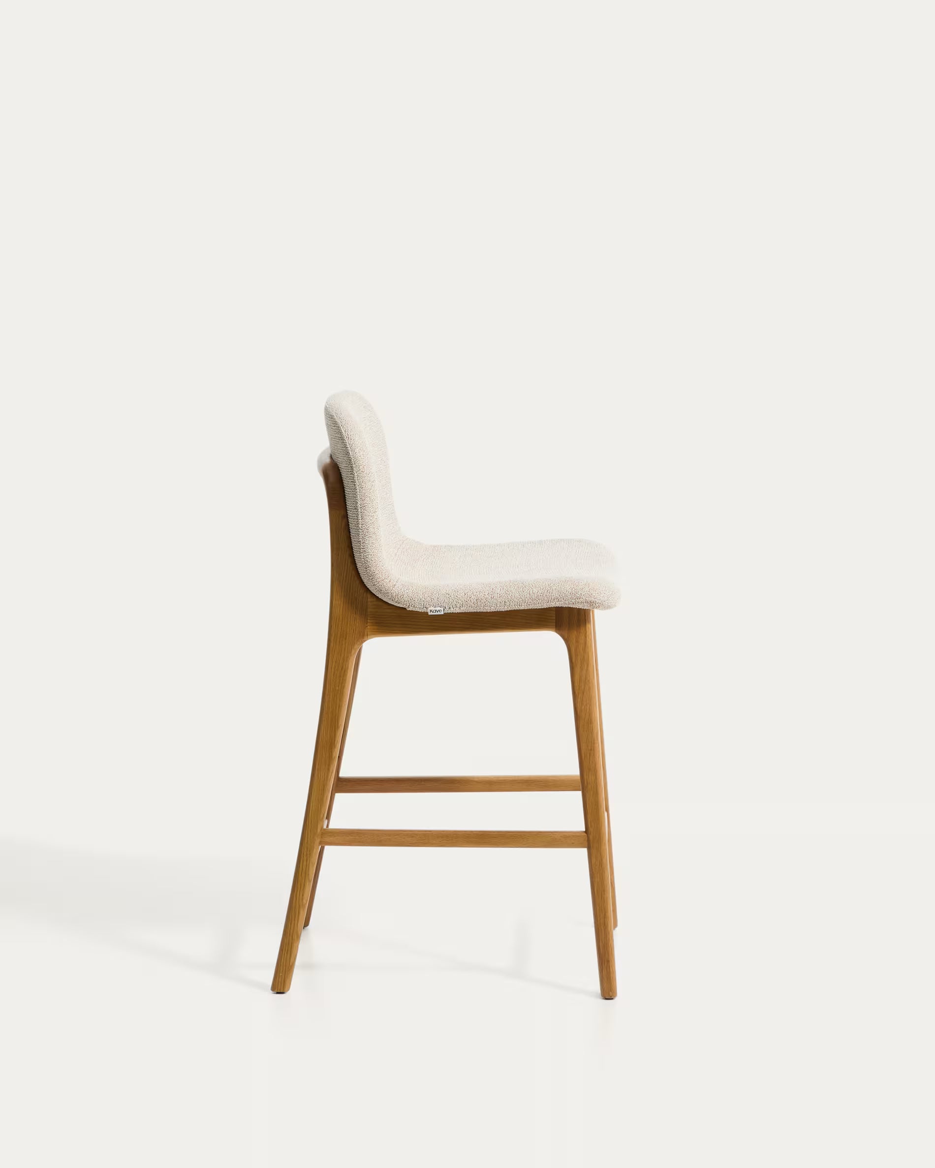 Hocker ELNOR beige chenille met een eiken basis