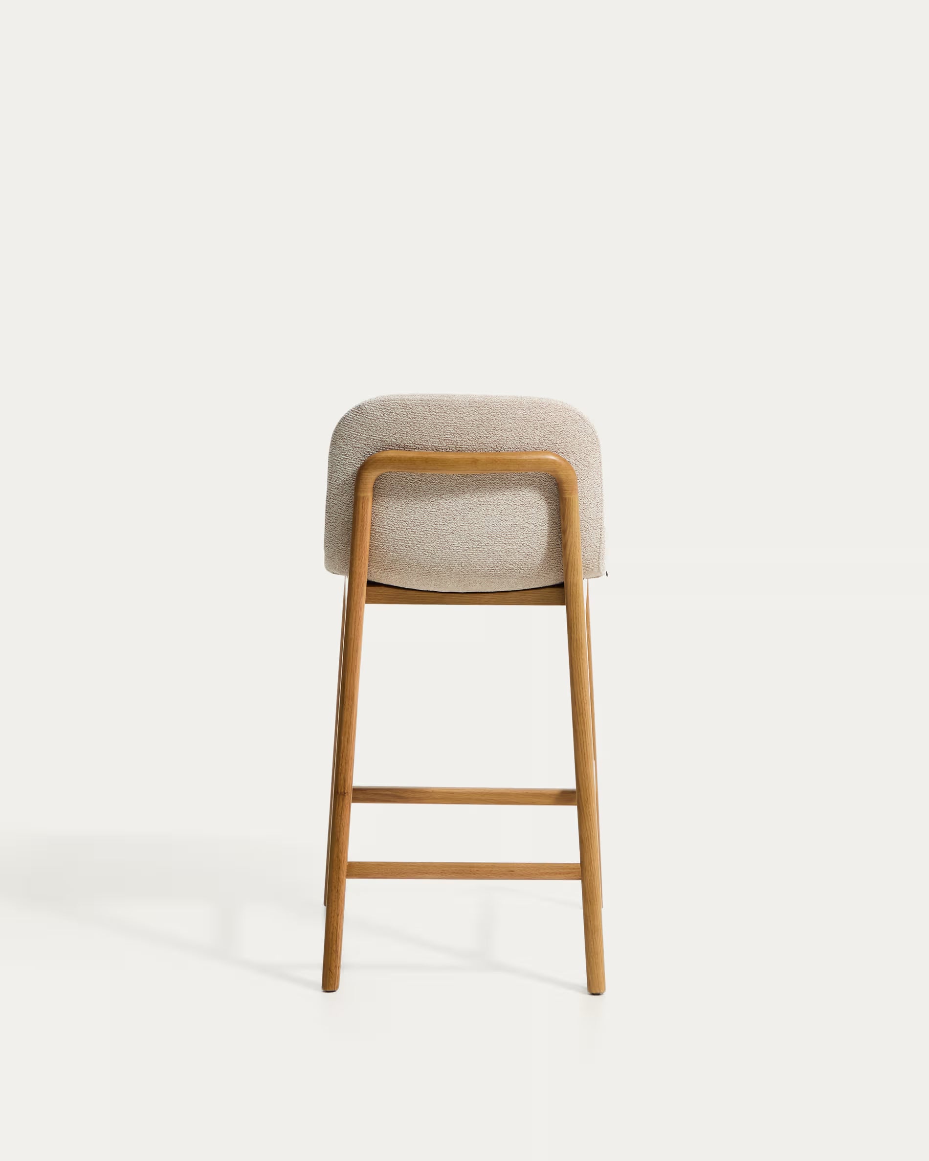 Hocker ELNOR beige chenille met een eiken basis