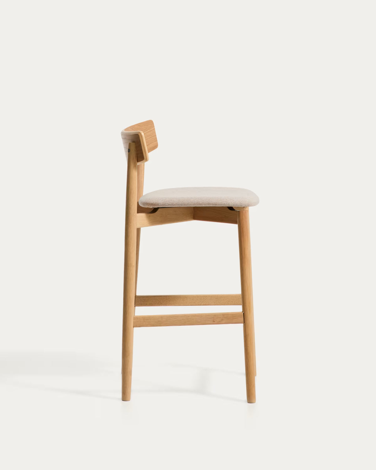 Barstoel EVERA beige chenille met een gefineerde eiken basis