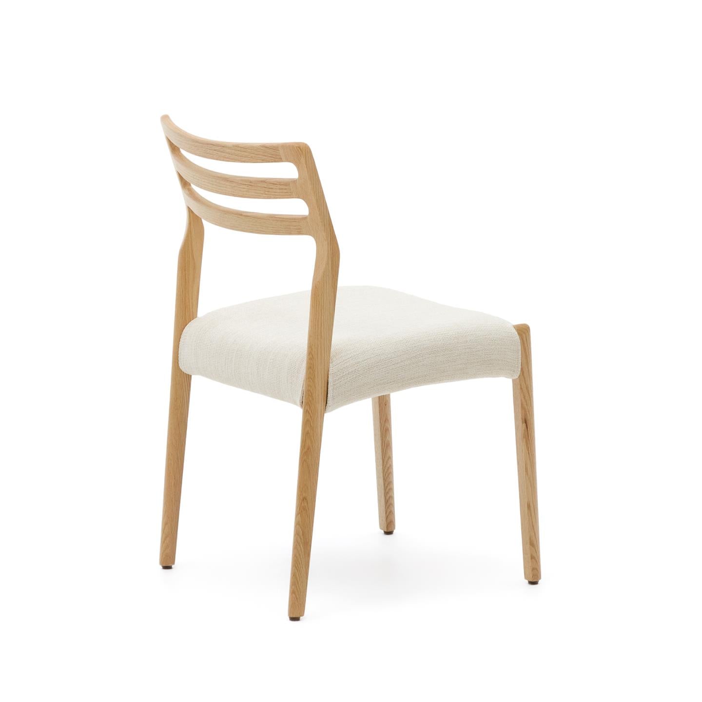 CUDIA chair in beige chenille with an oak base