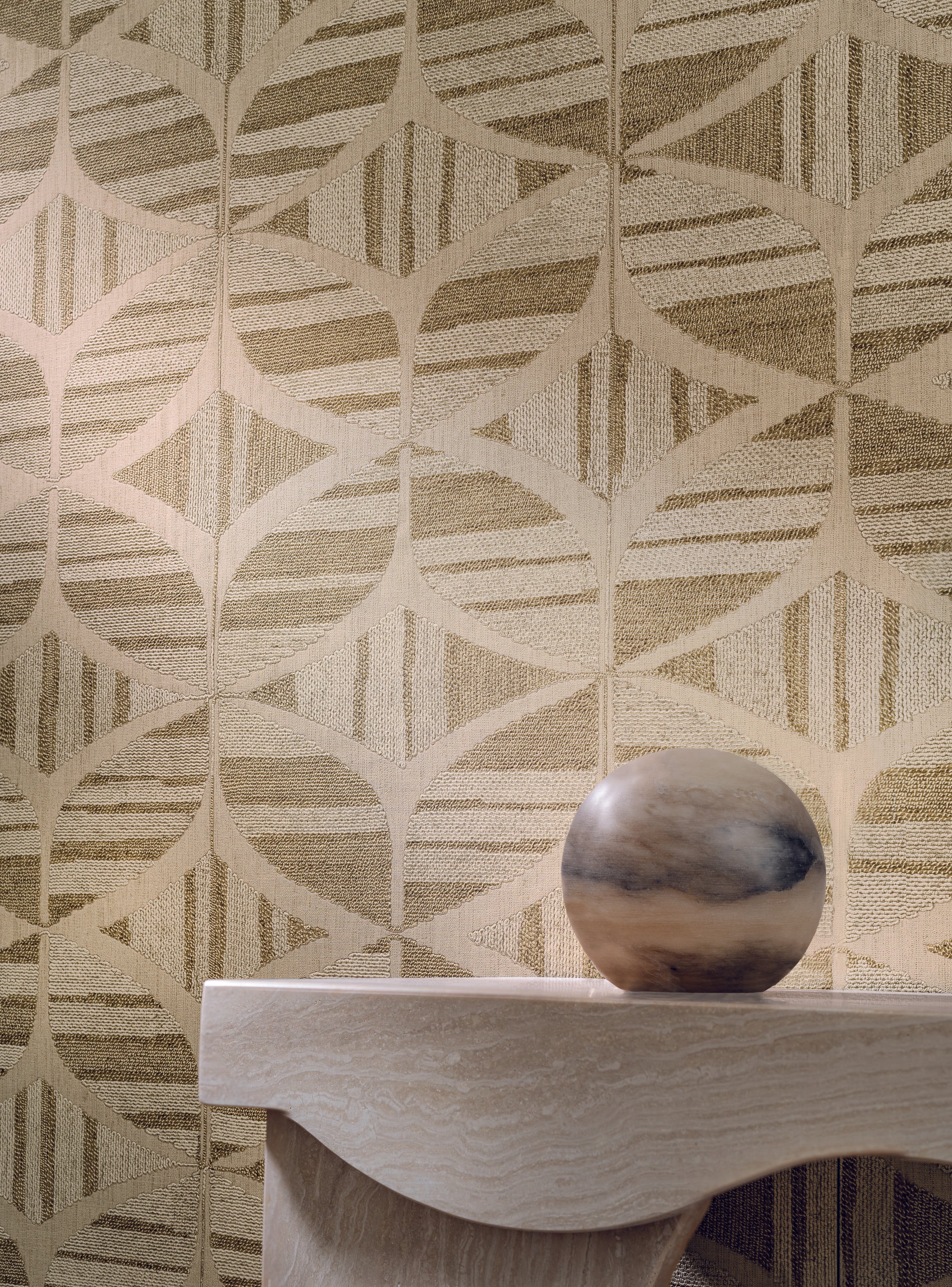 Structural wallpaper imitating embroidery with geometric pattern FILANDRA orange