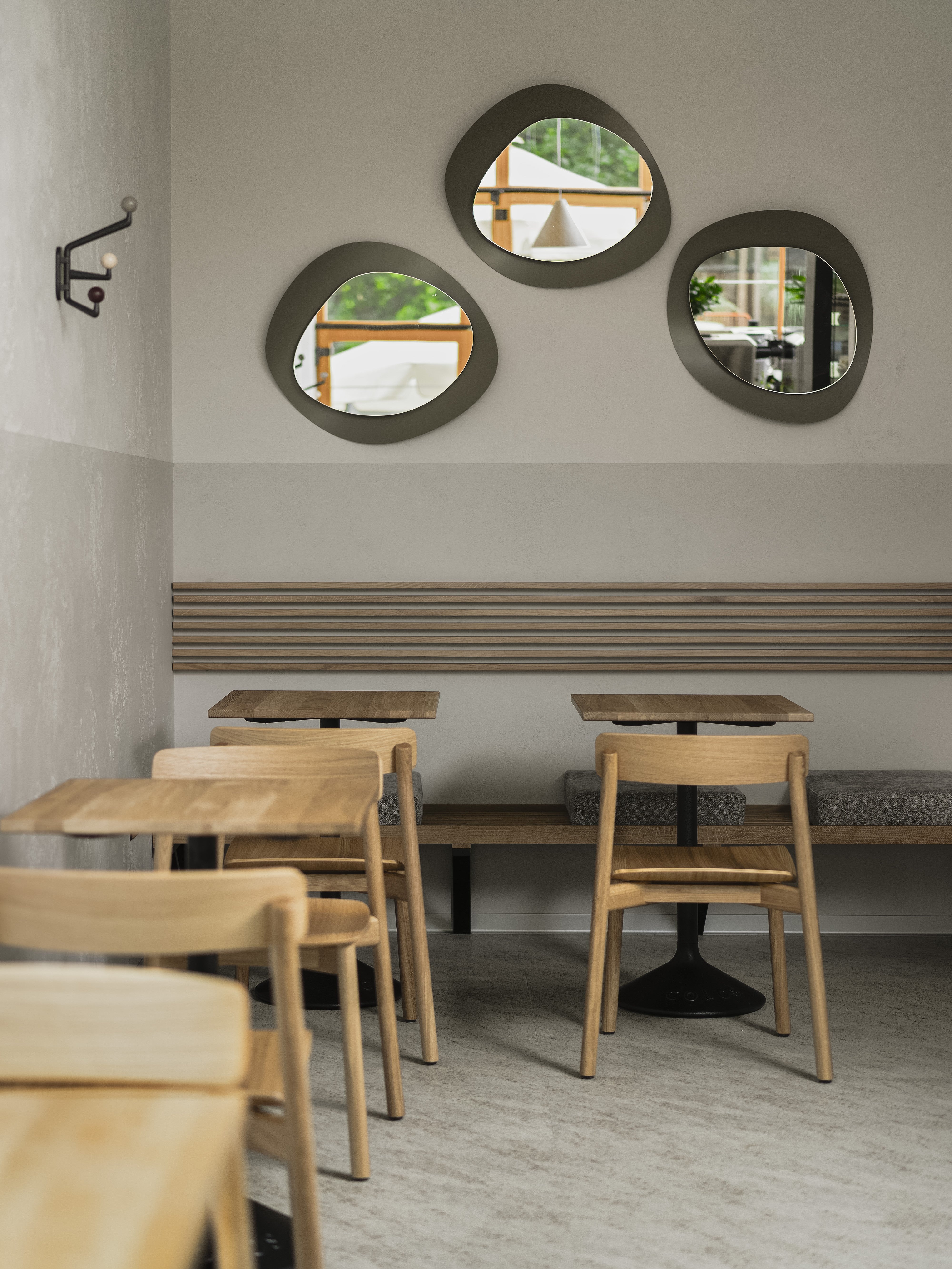 ARCHE chair black oak wood