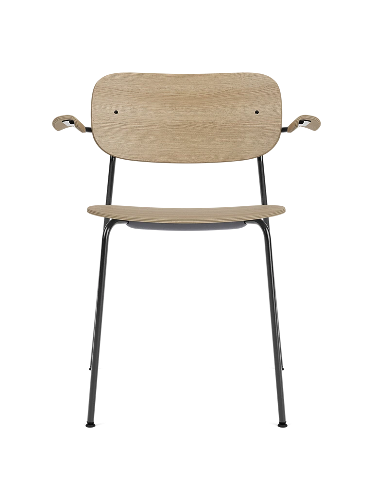 Stoel met armleuningen CO eikenfineer met zwarte basis