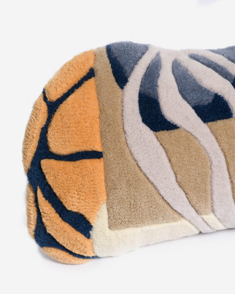 Decoratieve kussen CORAL beige met oranje