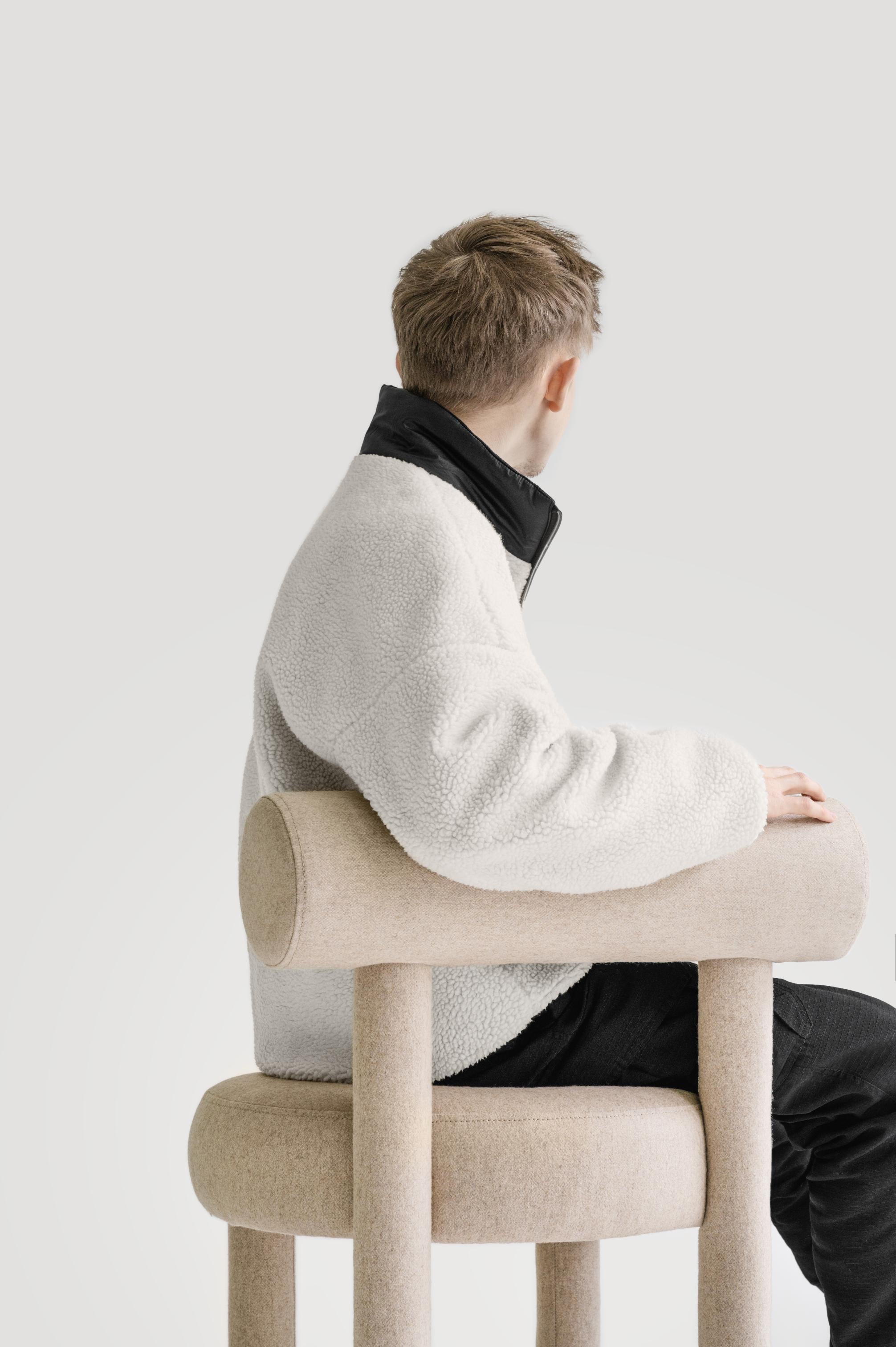 Krzesło GROPIUS CS1 tapicerowane do jadalni – styl minimalistyczny