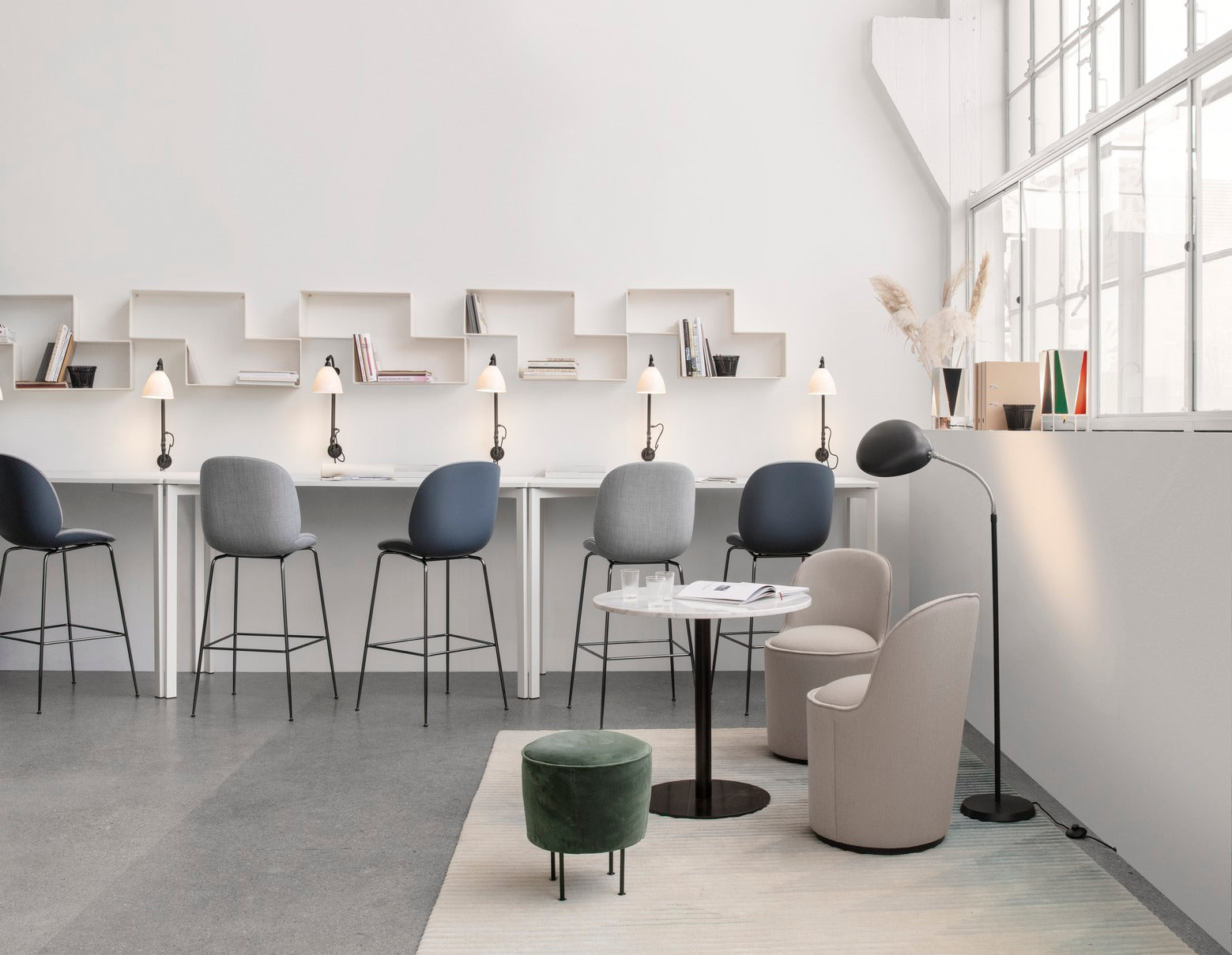 Ronde tafel 1.0 witte marmer met zwarte basis