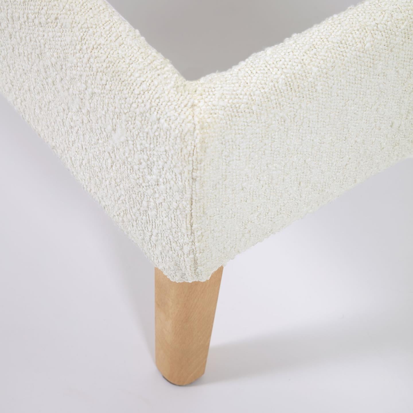 Łóżko DYLA biały boucle La Forma Eye on Design