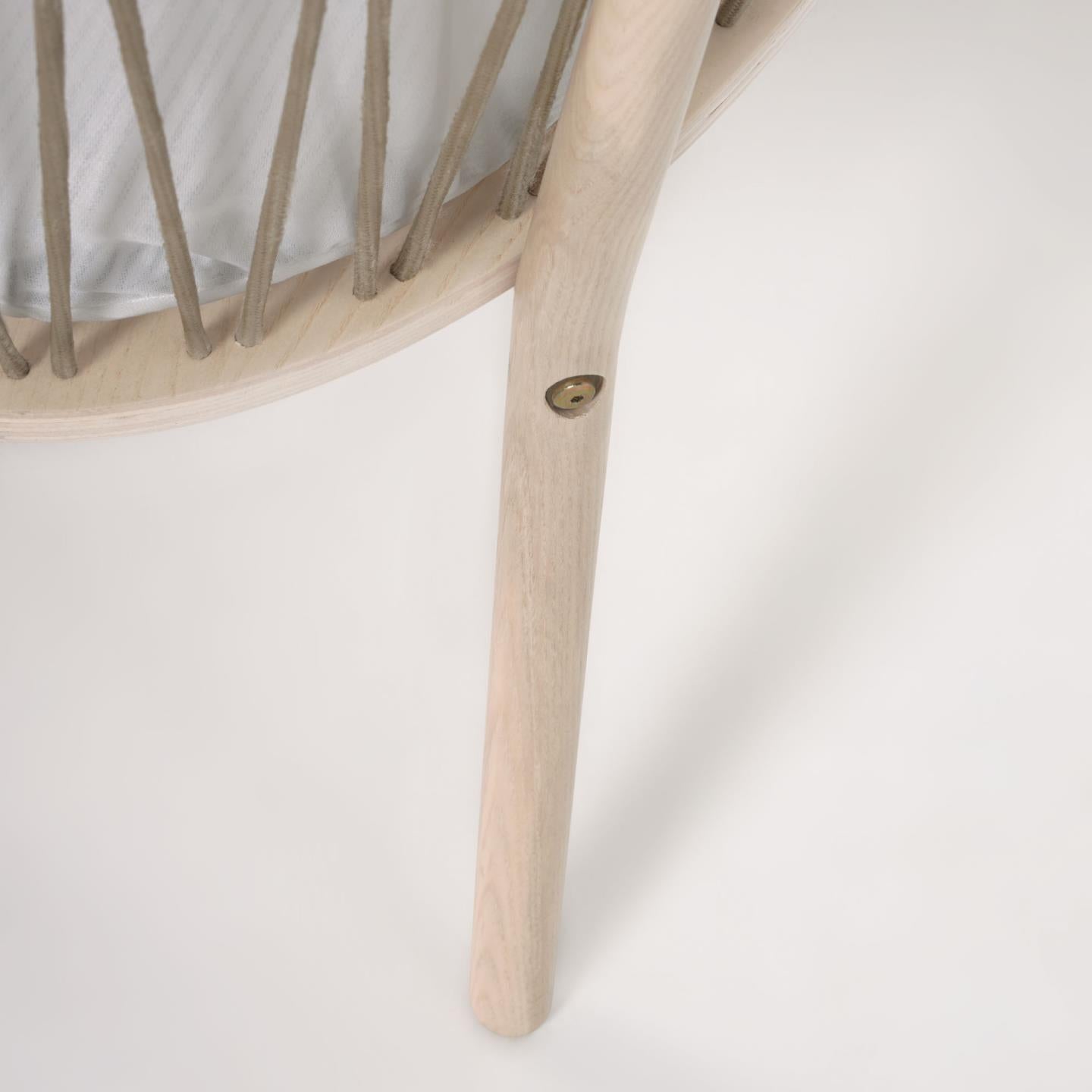 Kosz Mojżesza LEONELA lite drewno jesionowe La Forma Eye on Design