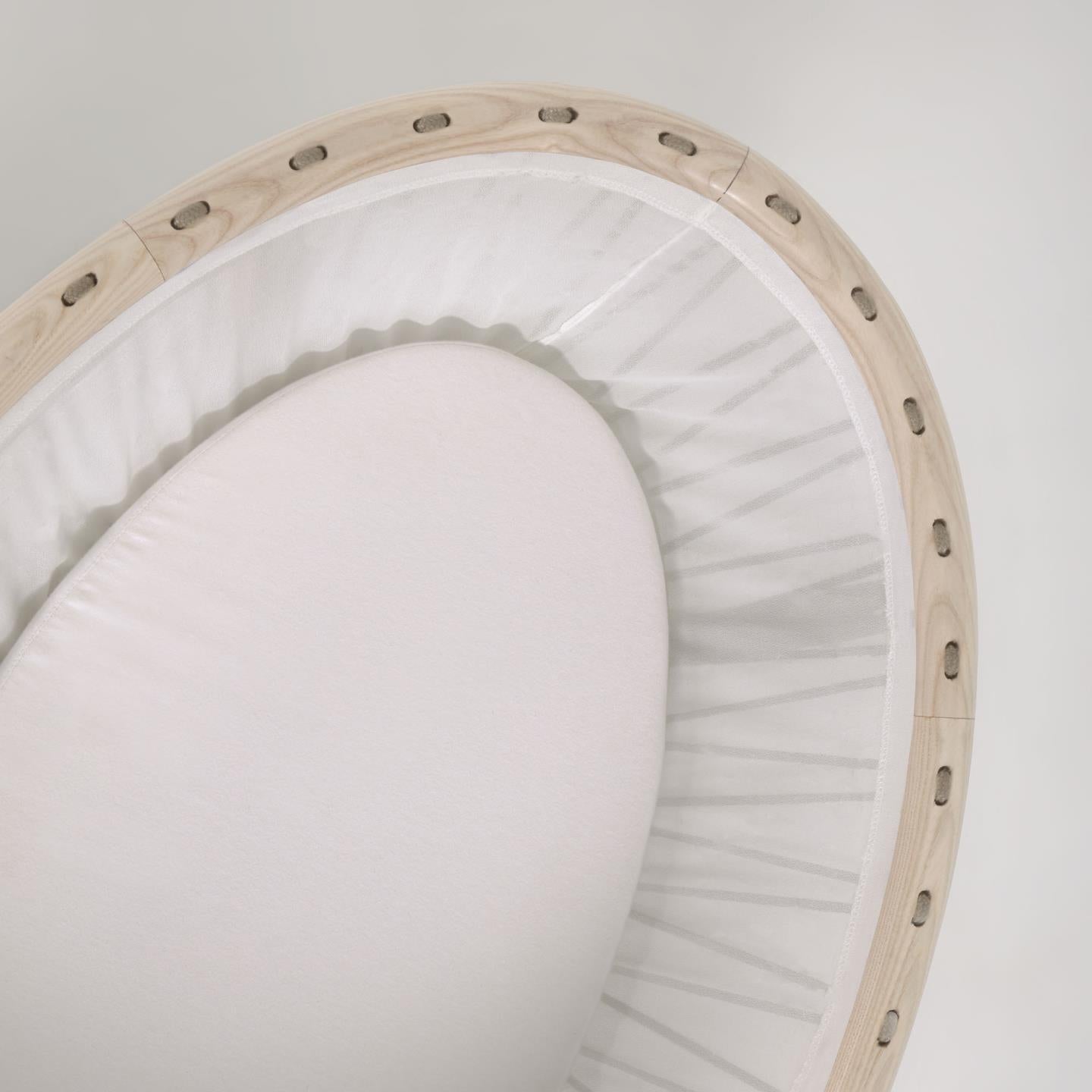 Kosz Mojżesza LEONELA lite drewno jesionowe La Forma Eye on Design