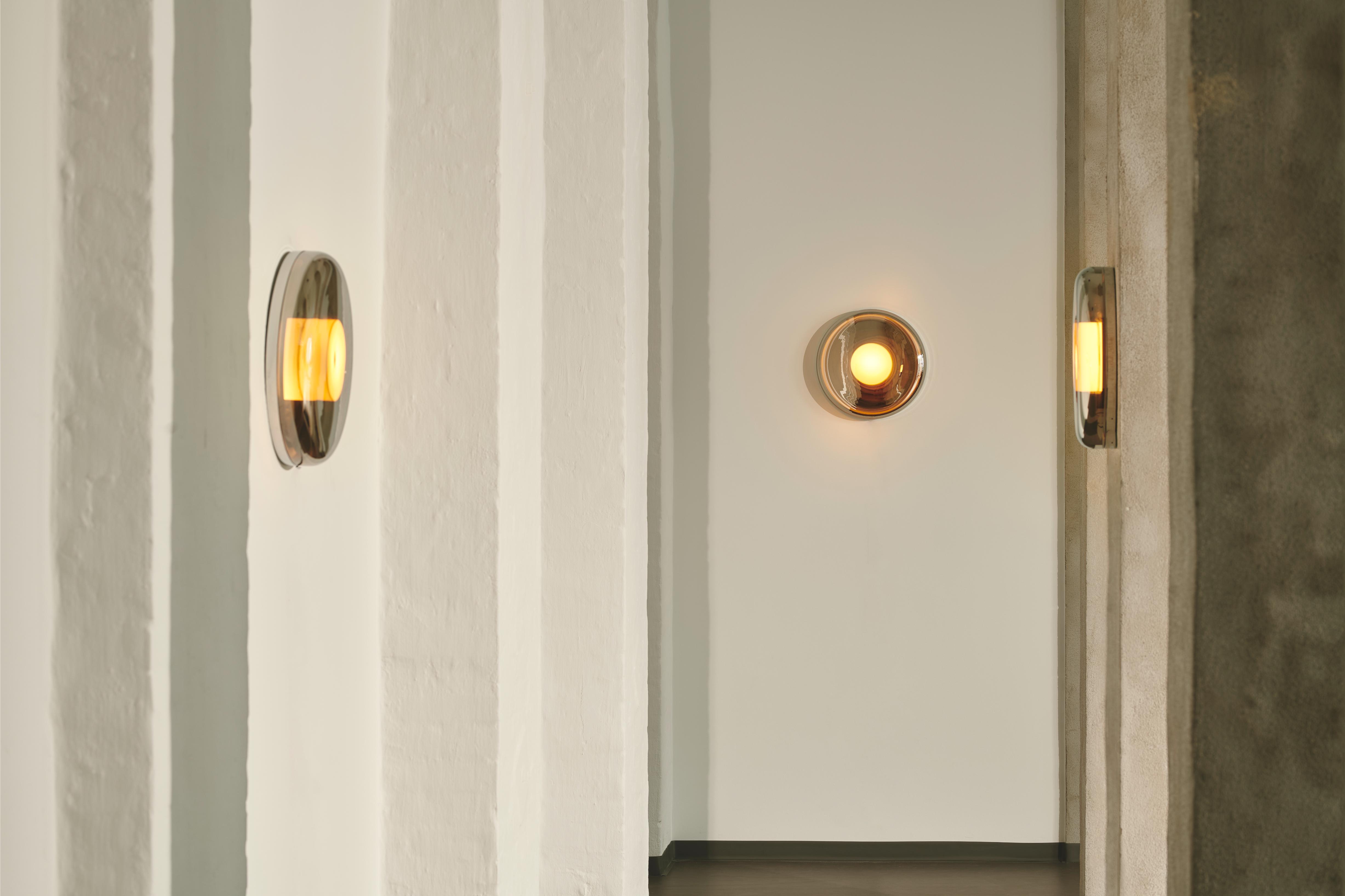 Wandleuchte ENDLESS mit beschichtetem Glas