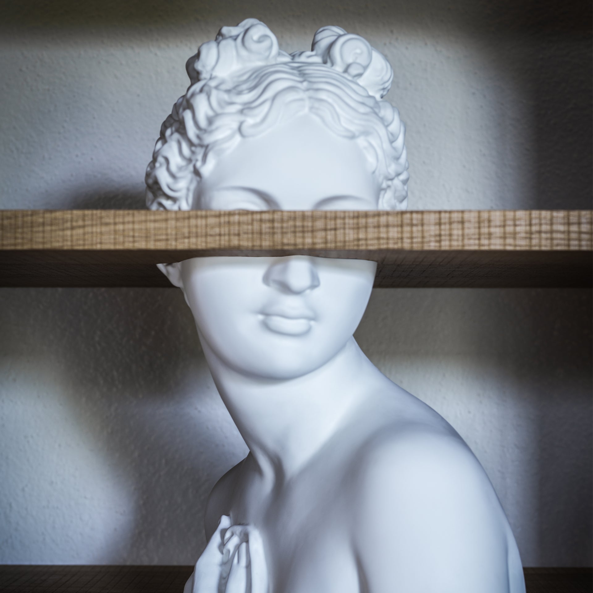 VENUS Regal, Eichenholz und Marmor