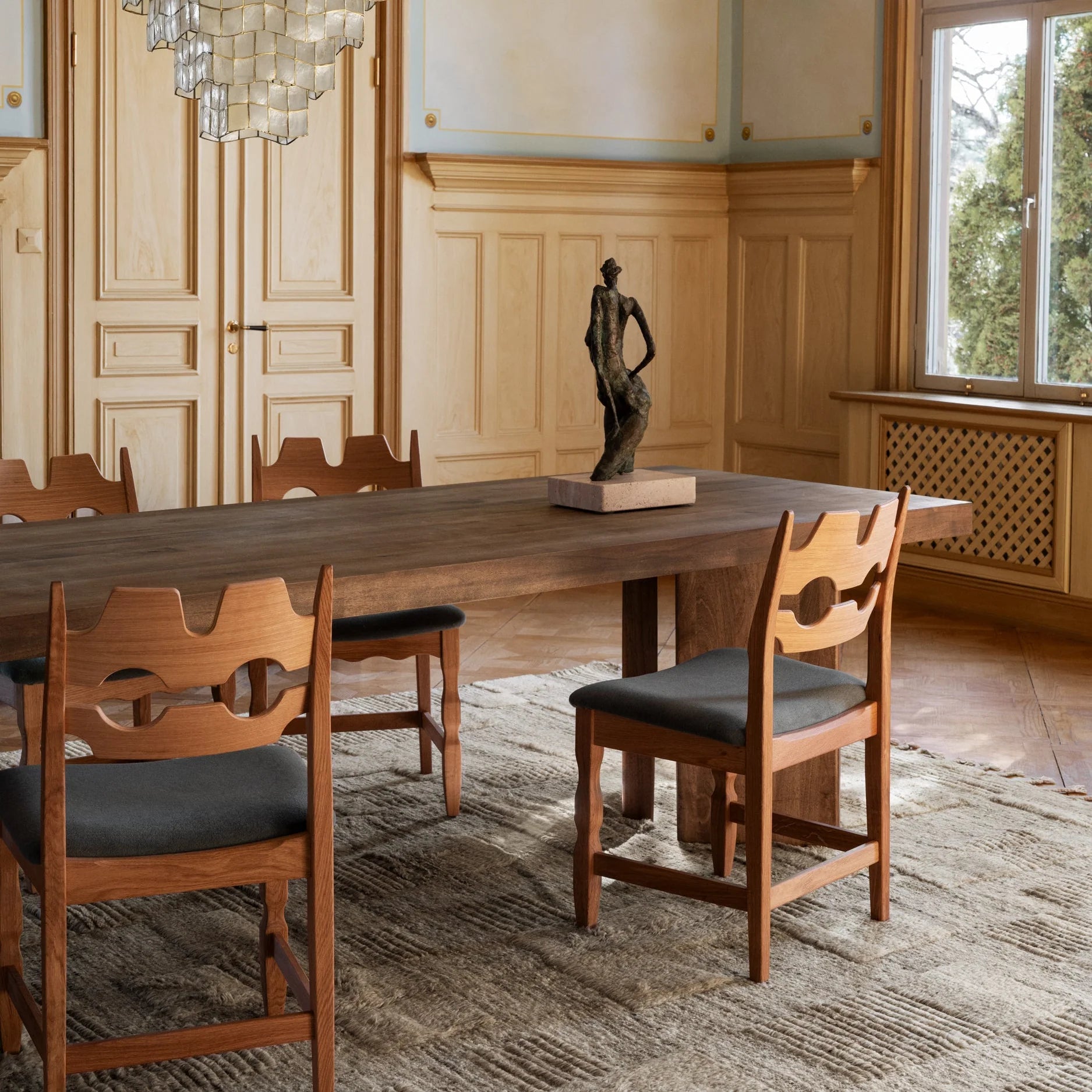 Stoel RAZOR blauw met eikenhouten basis