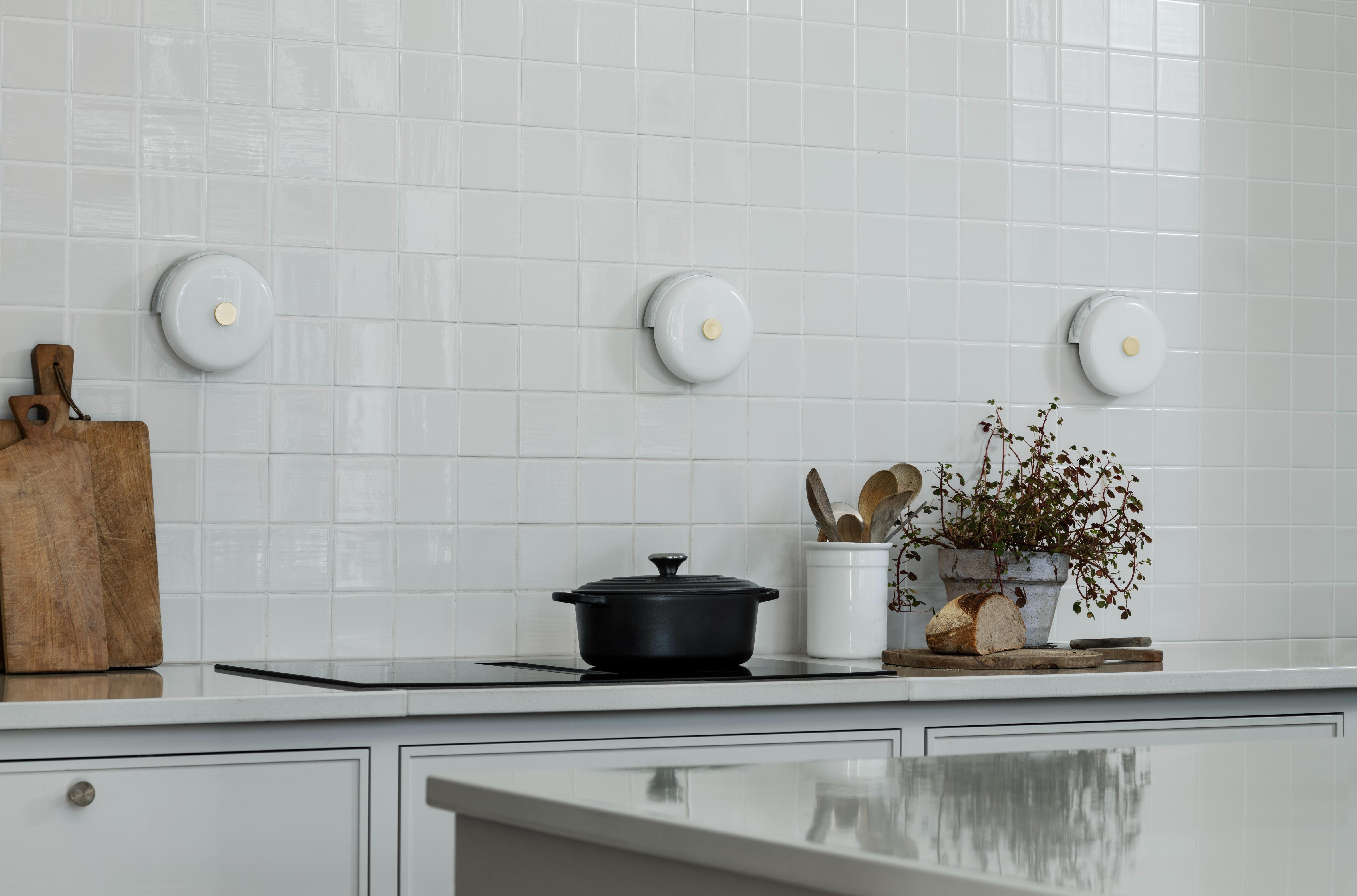 TRIP Wall Lamp White Marble with Milky White Glass