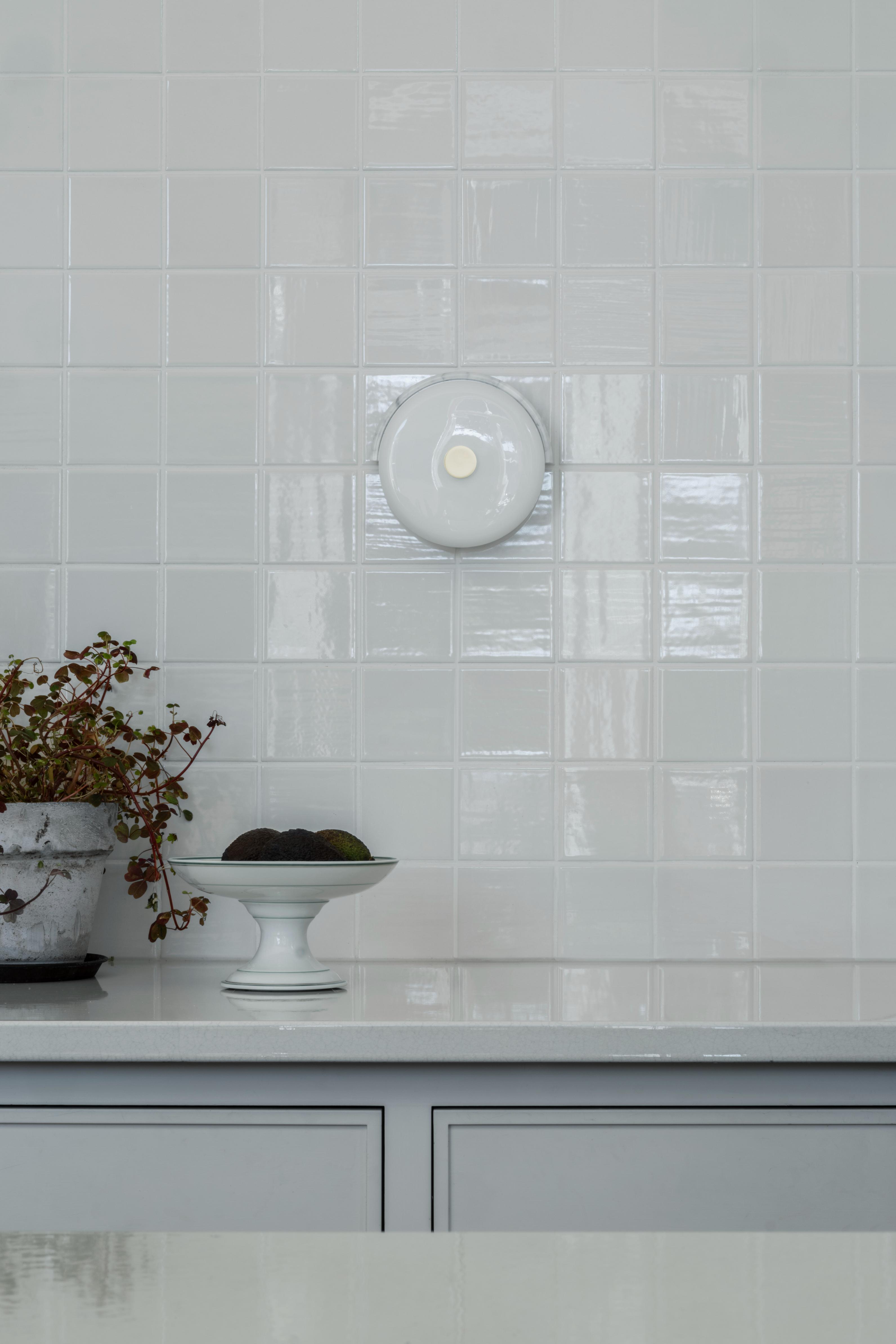 TRIP Wall Lamp White Marble with Milky White Glass