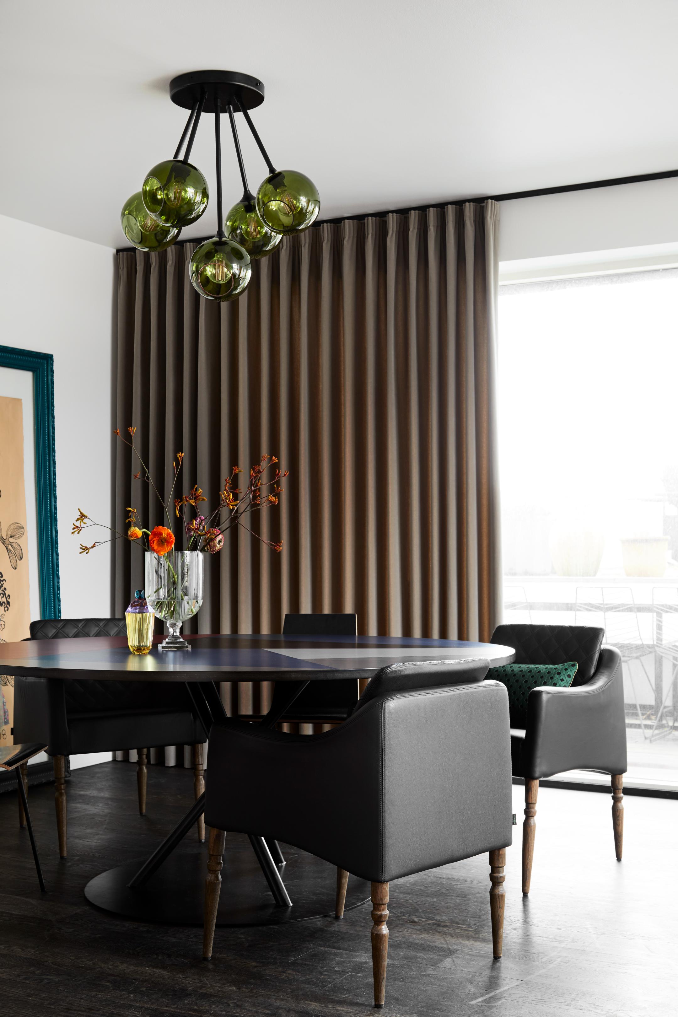 Hanglamp BALLROOM MOLECULE gerookt met zwarte afwerking