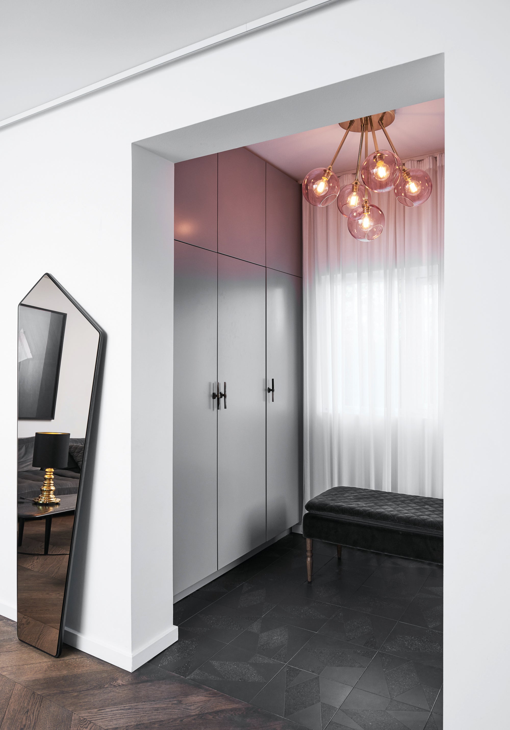 Pendelleuchte BALLROOM MOLECULE bernsteinfarben mit goldener Veredelung