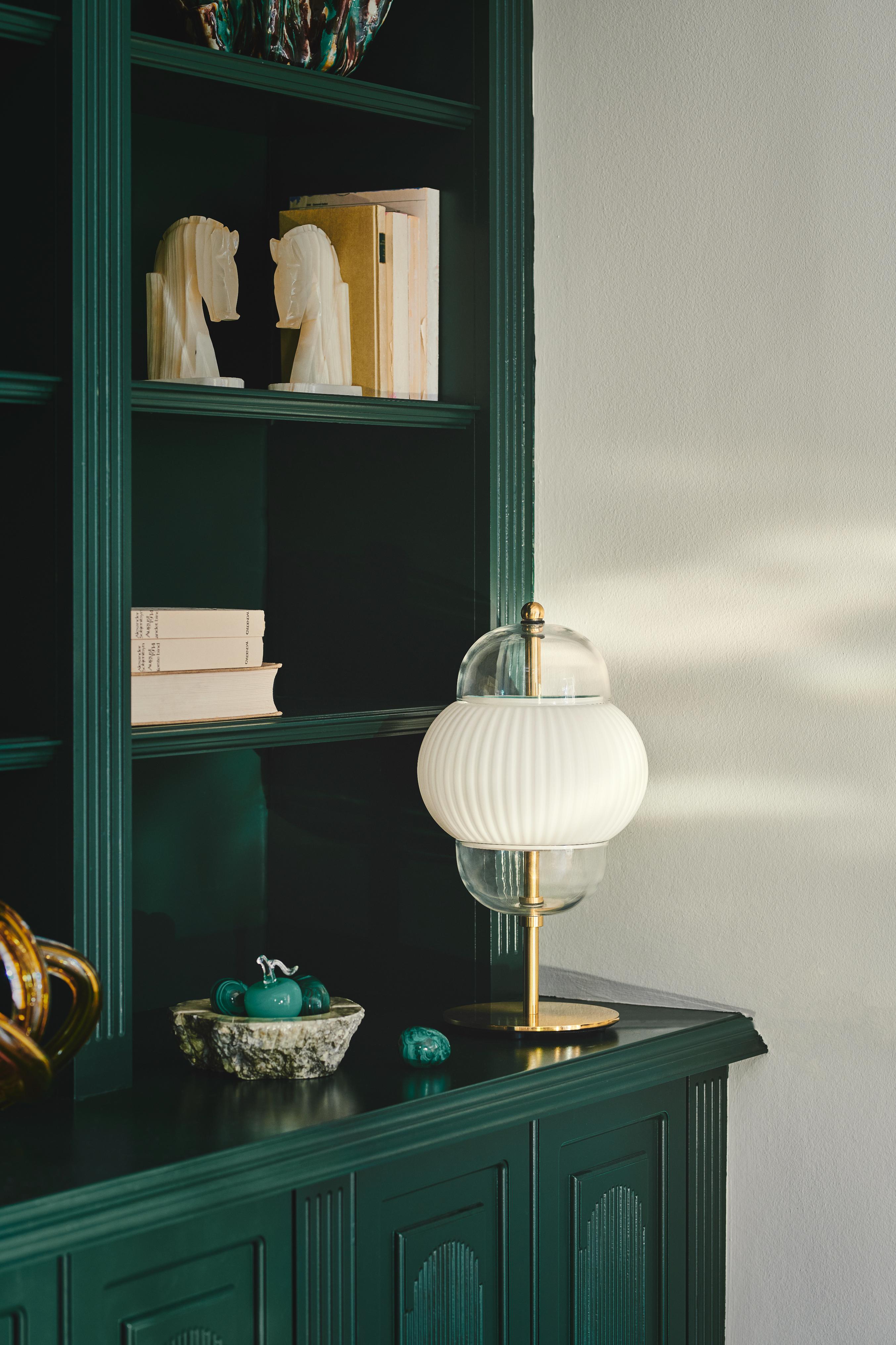 Tischlampe SHAHIN weiß mit goldener Veredelung