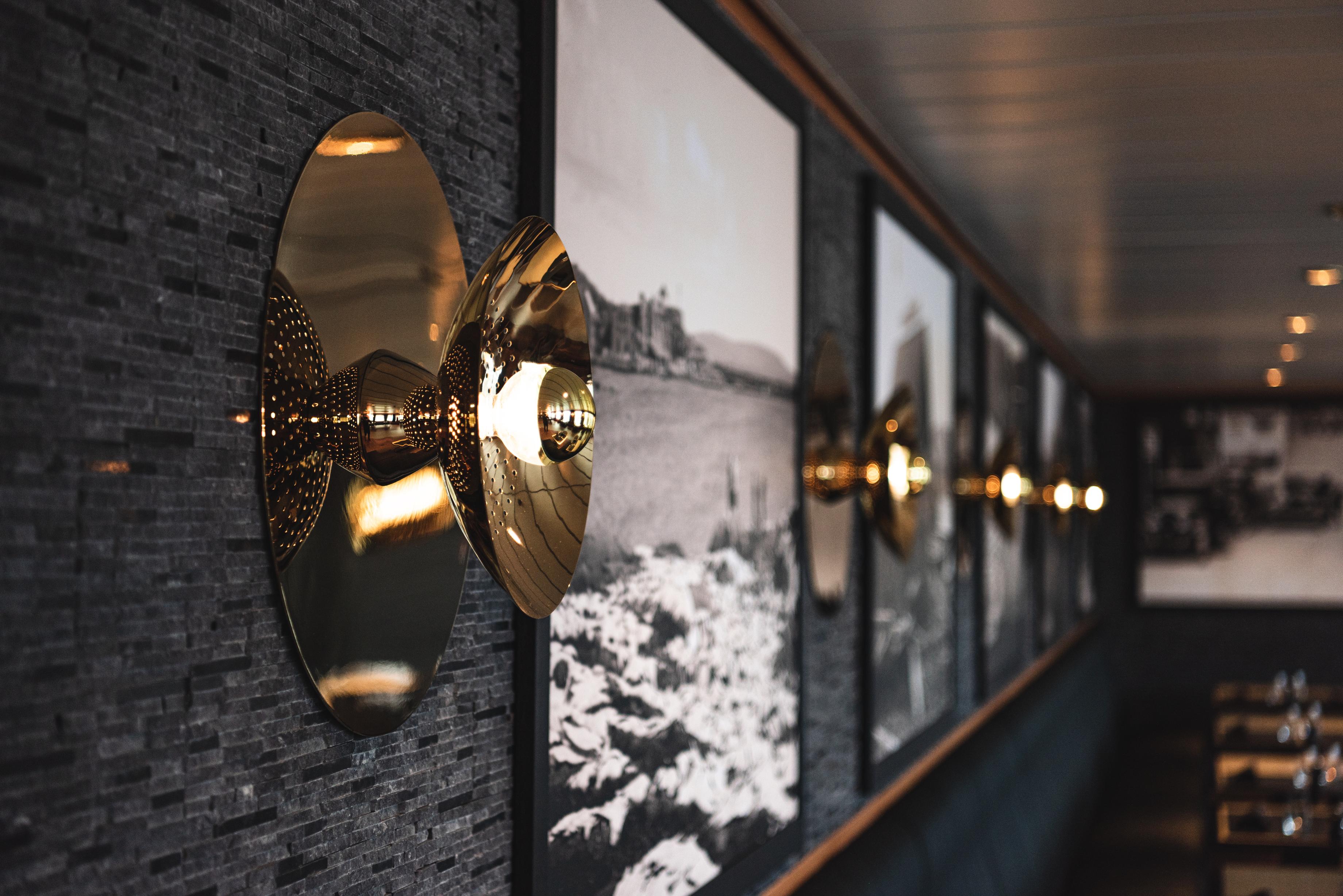 WANTED Wandleuchte gold