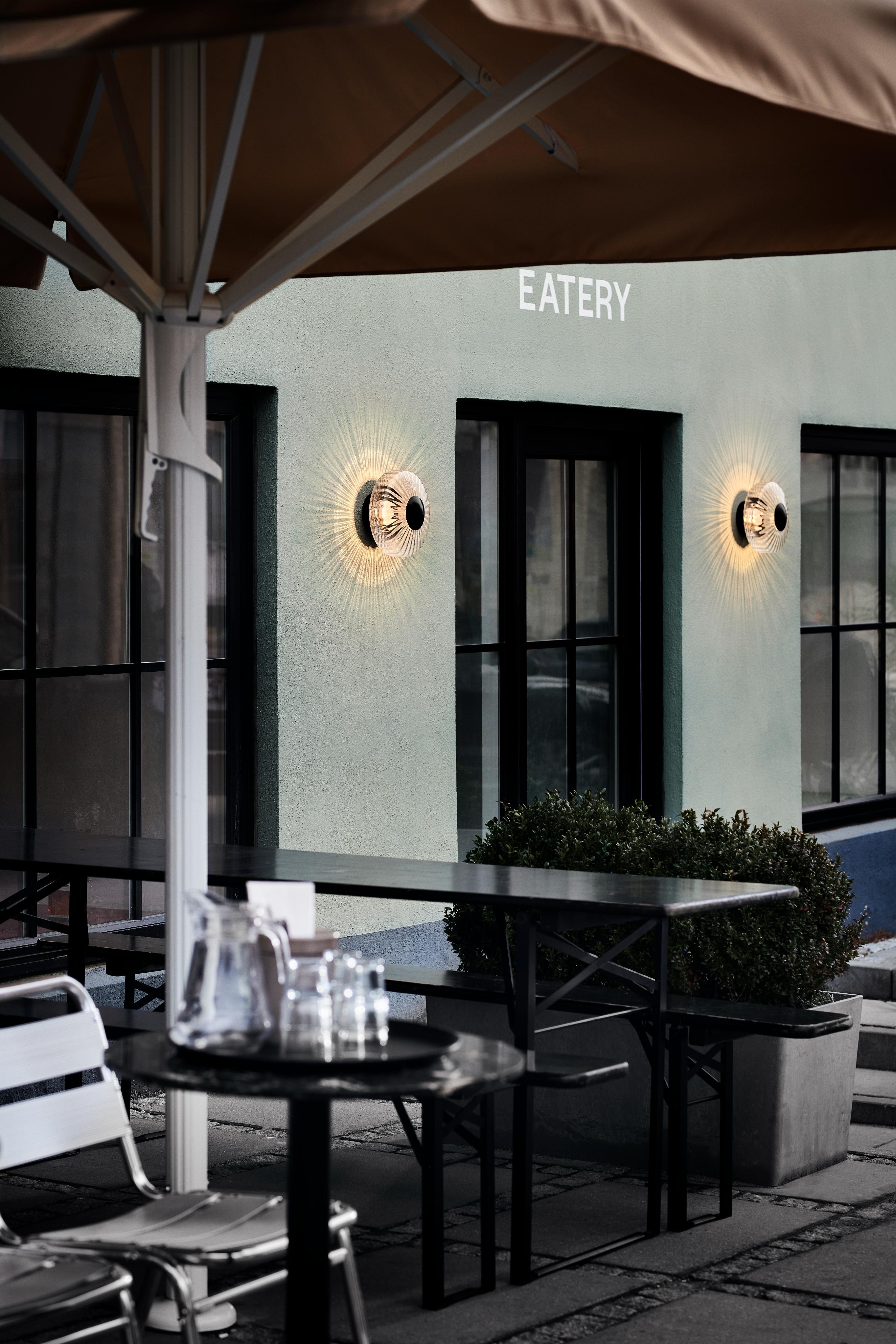 NEW WAVE OPTIC transparent outdoor wall lamp with black finish