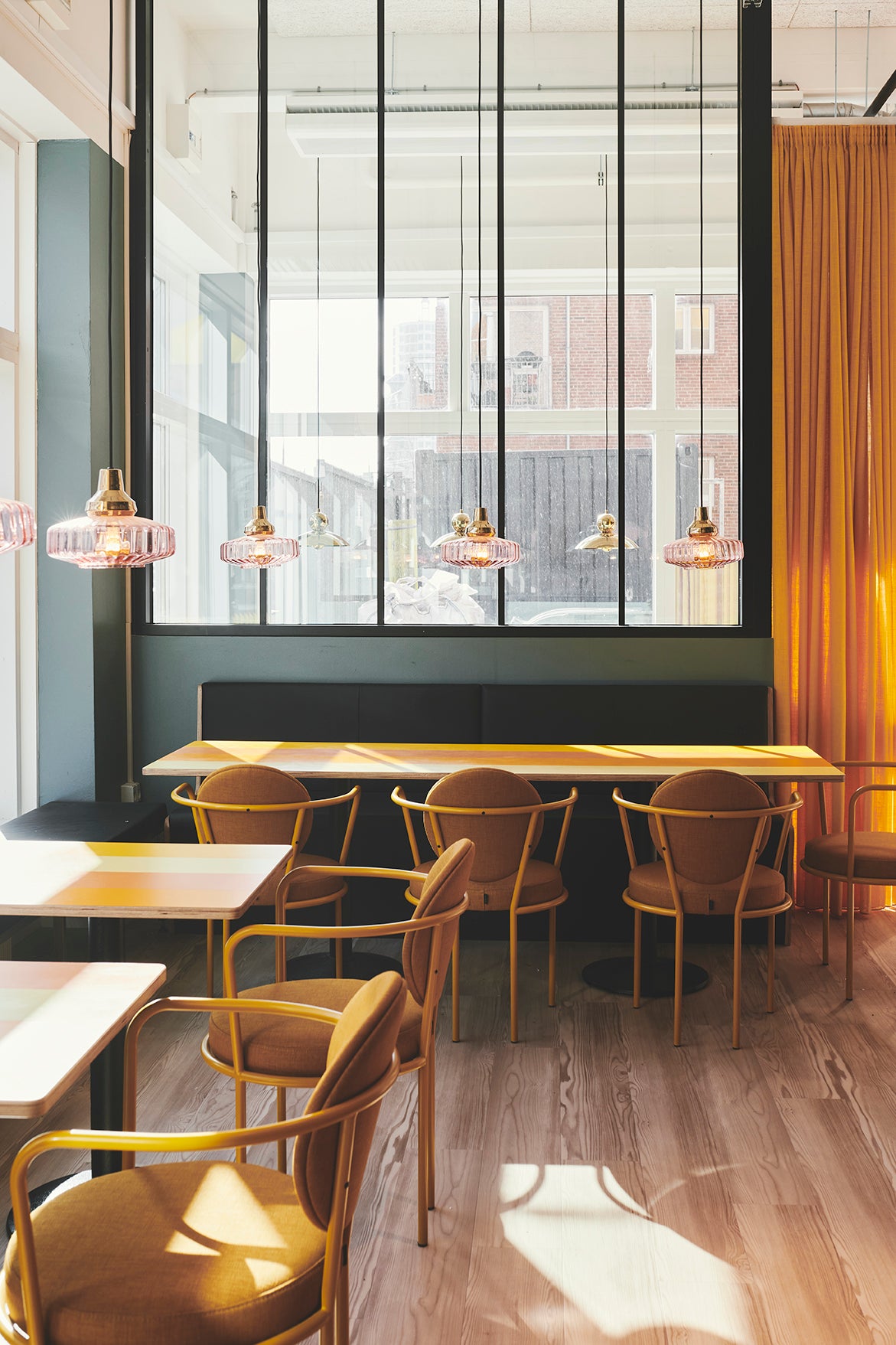 NEW WAVE OPTIC pendant lamp pink glass with gold finish