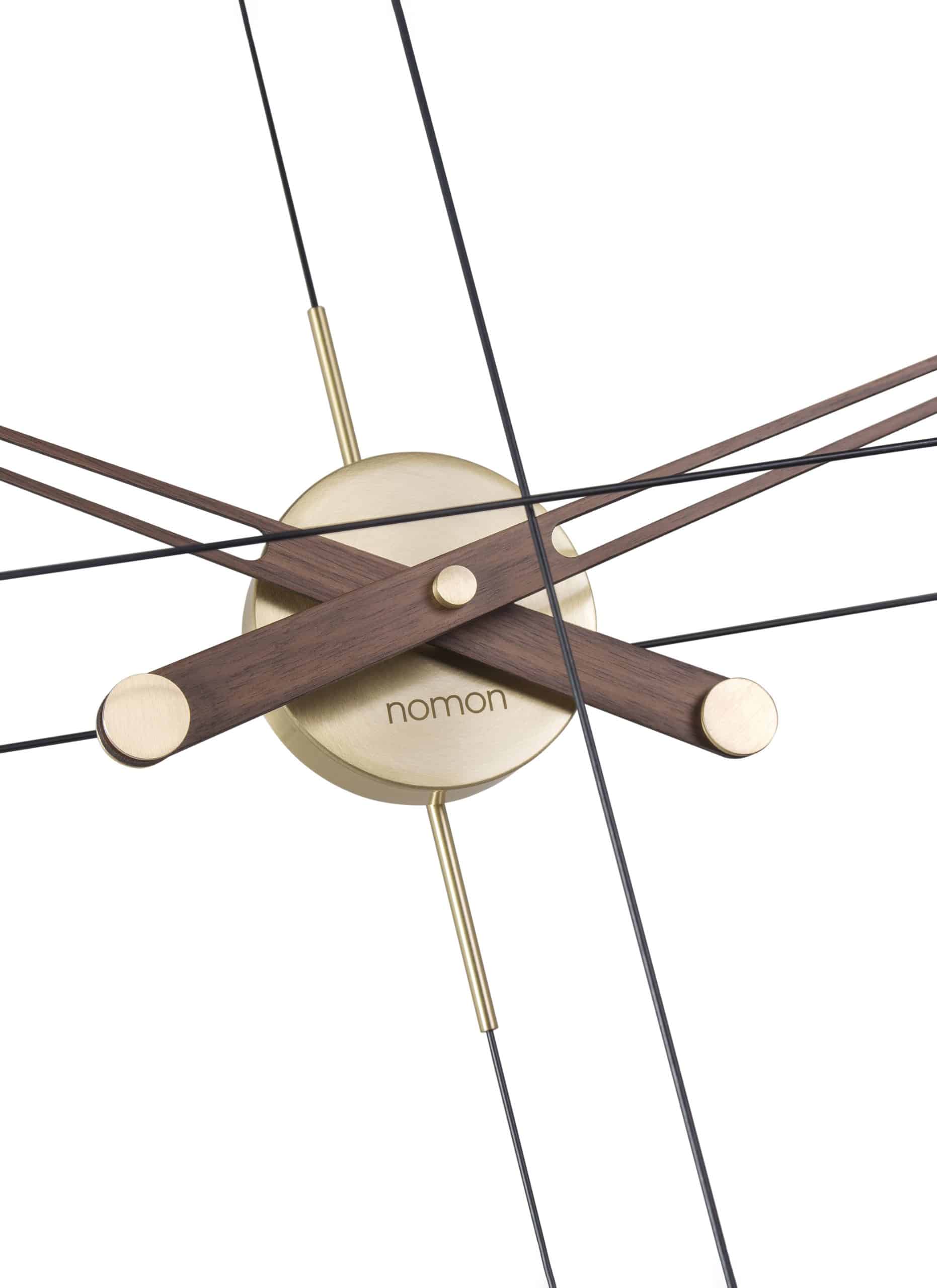 Wandklok DELMORI van notenhout met zwart en messing