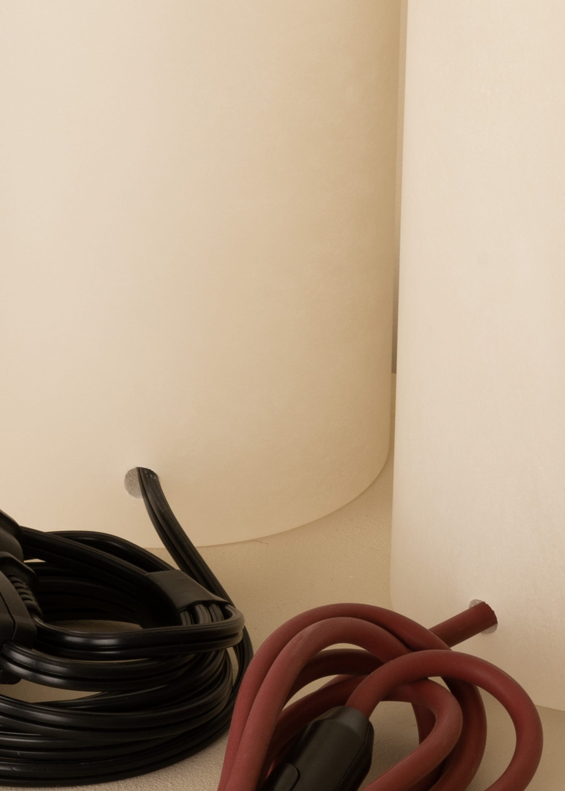 Tischlampe PEONA KELO weißer Alabaster