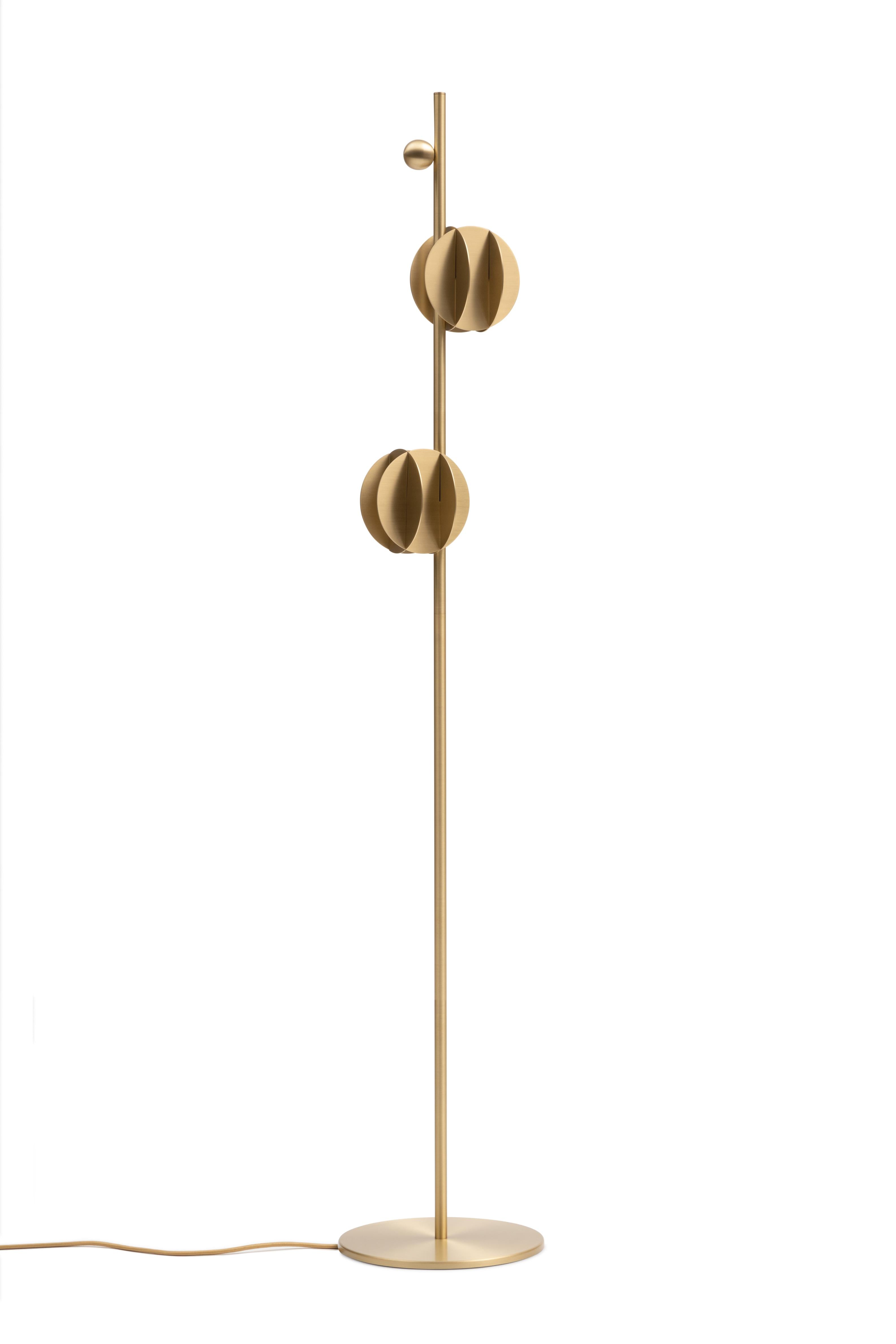 EL brass floor lamp