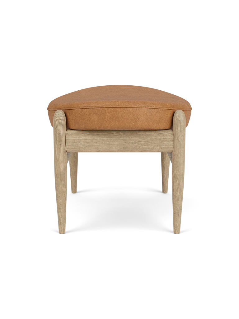 ELIZABETH footstool in cognac leather with an oak base