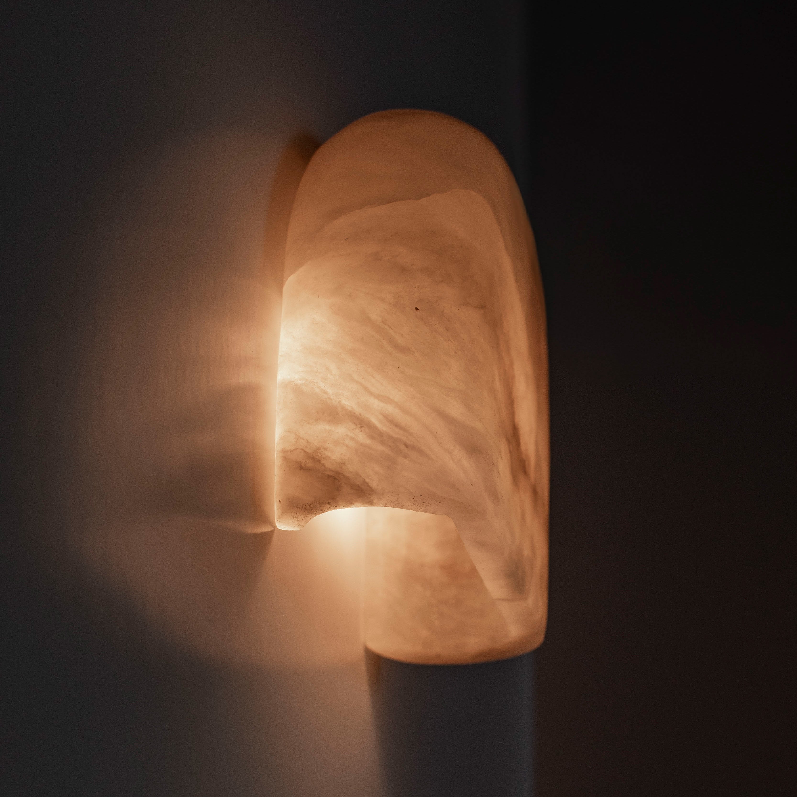 Wandlamp alabaster TAYGETA met matte afwerking