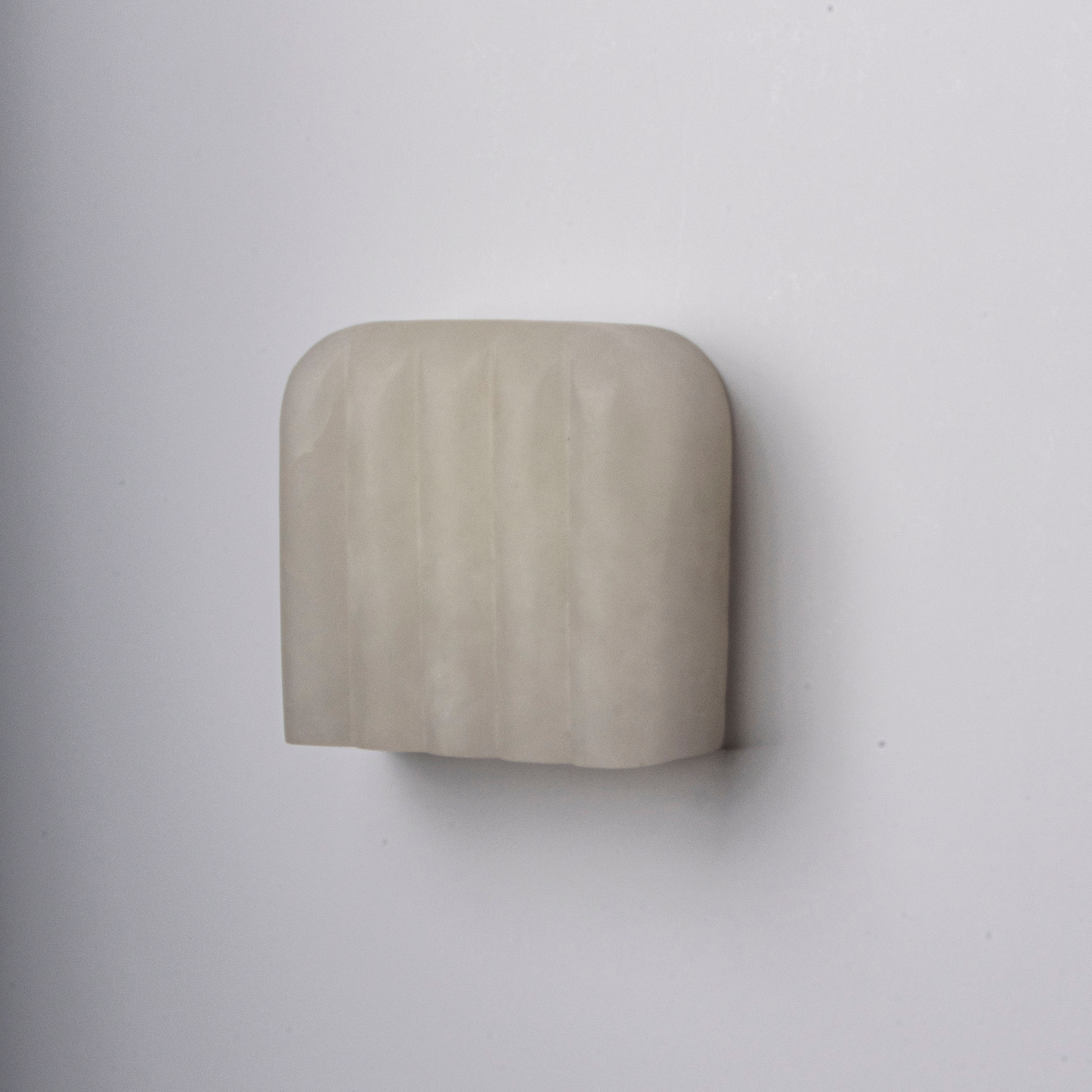 MEROPE Alabaster Wandlamp met een matte afwerking