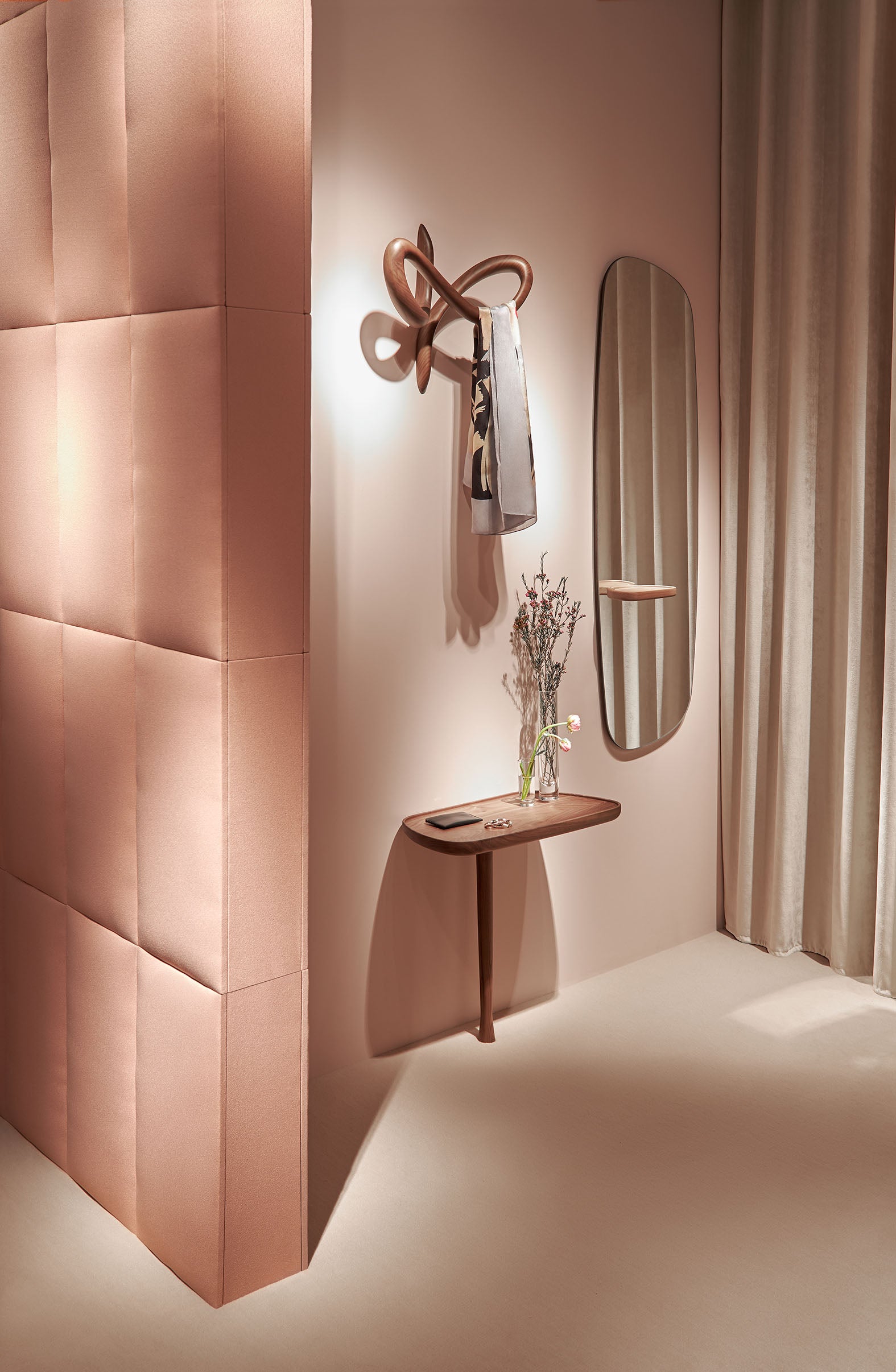 Lustro PARED mit Holzregal