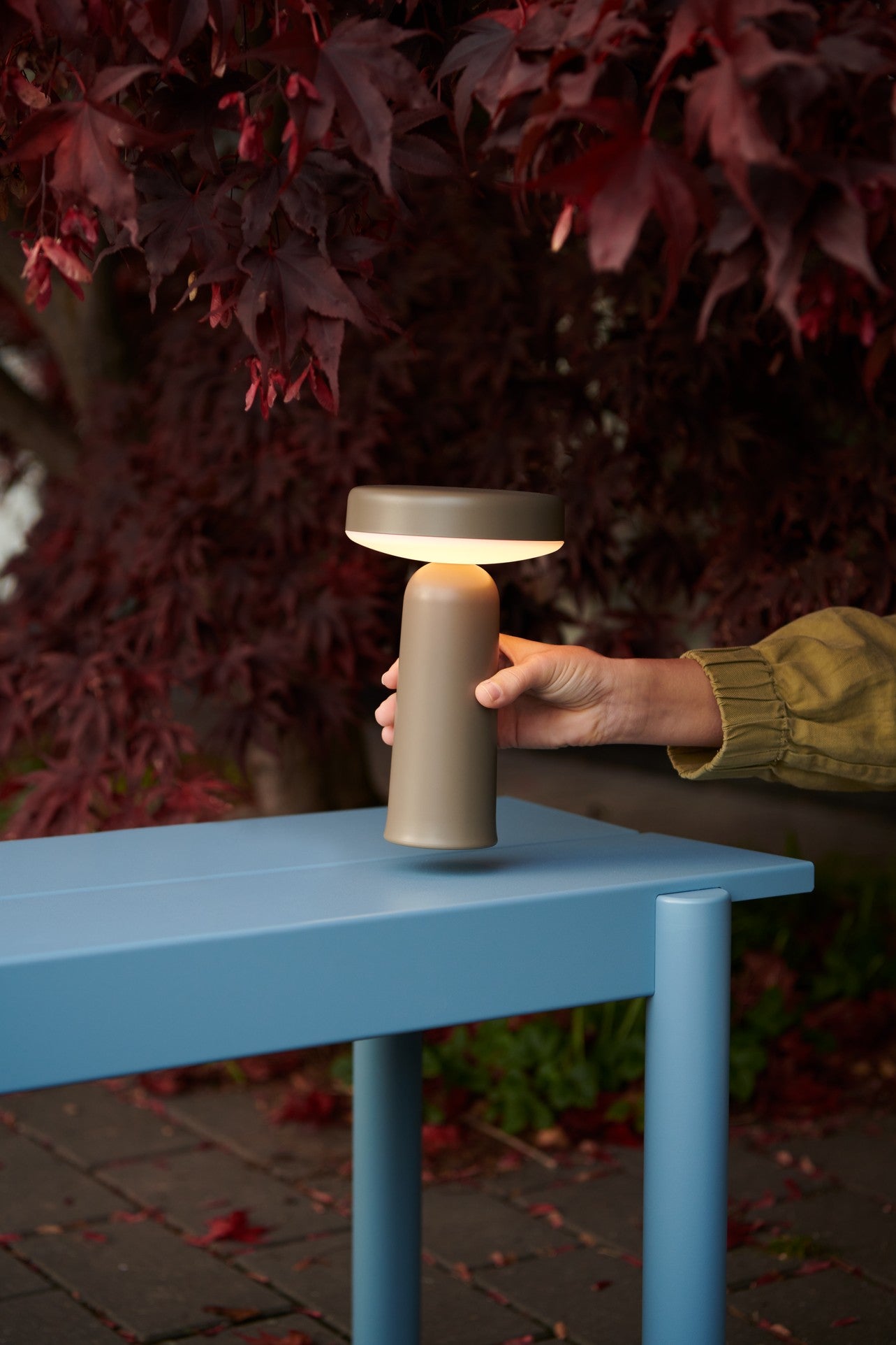 Draagbare buitenlamp EASE taupe