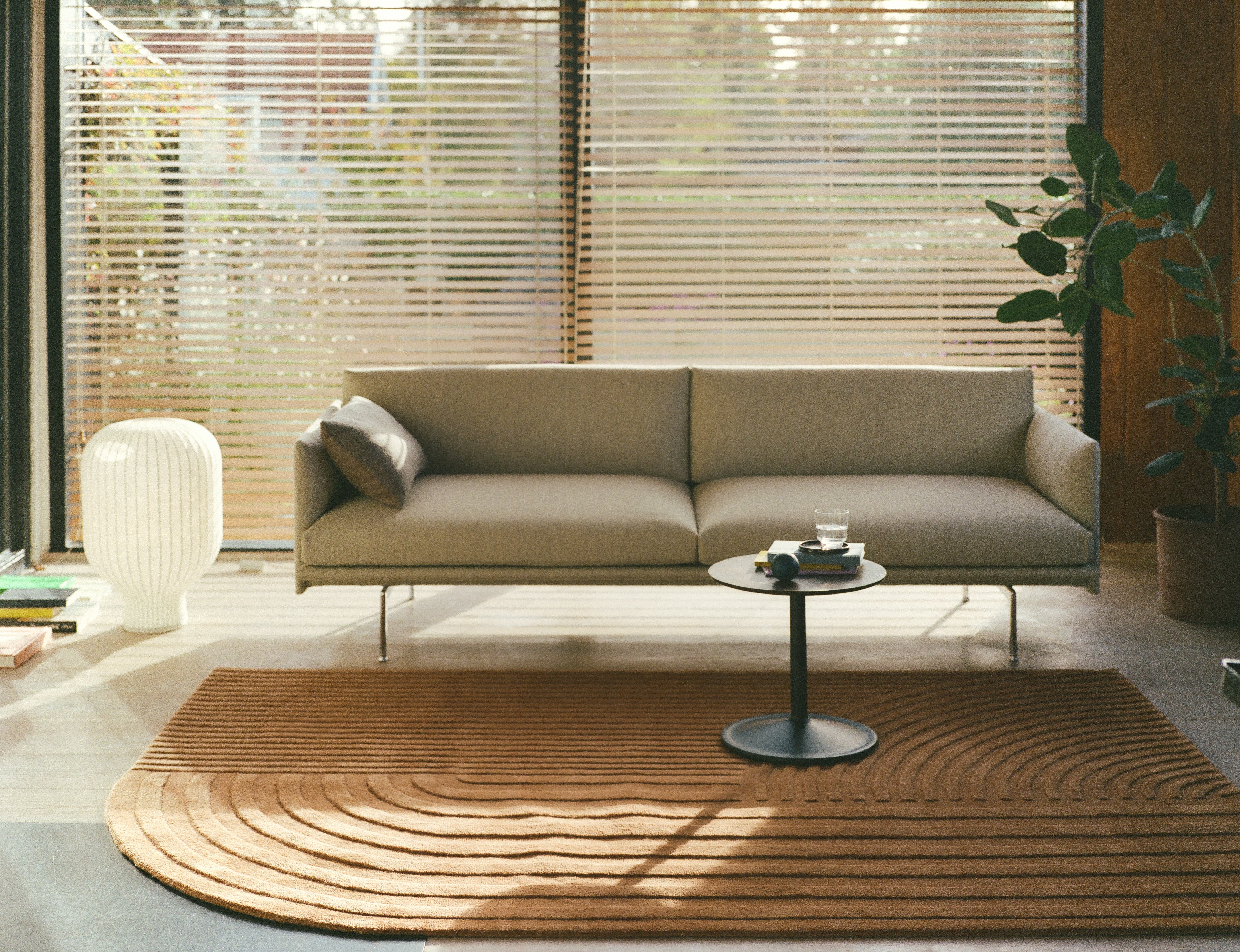 Sofa 3-Sitzer OUTLINE grau-grün mit silbernem Gestell