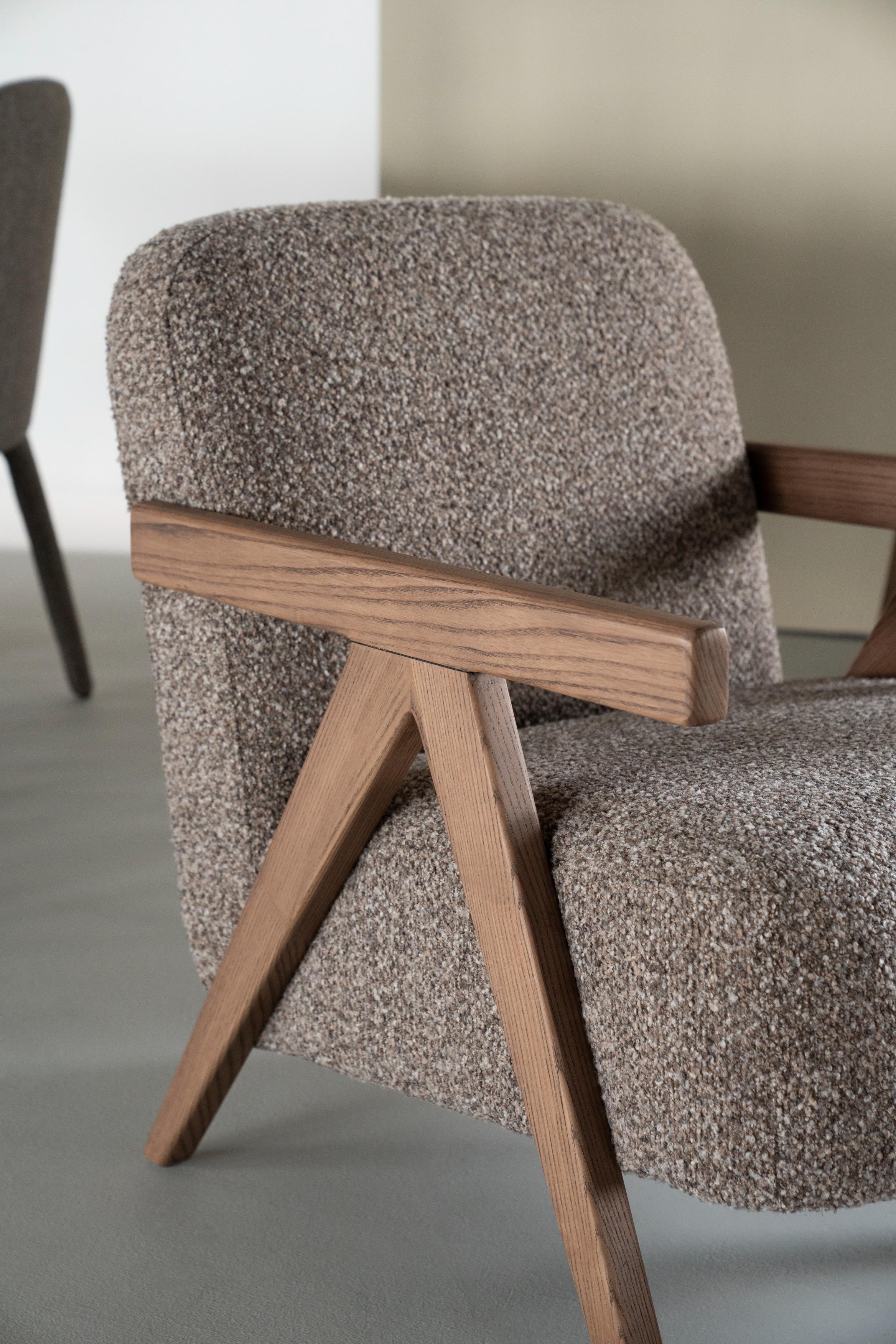 Sessel FRANCIS dunkelbeige mit Holzgestell