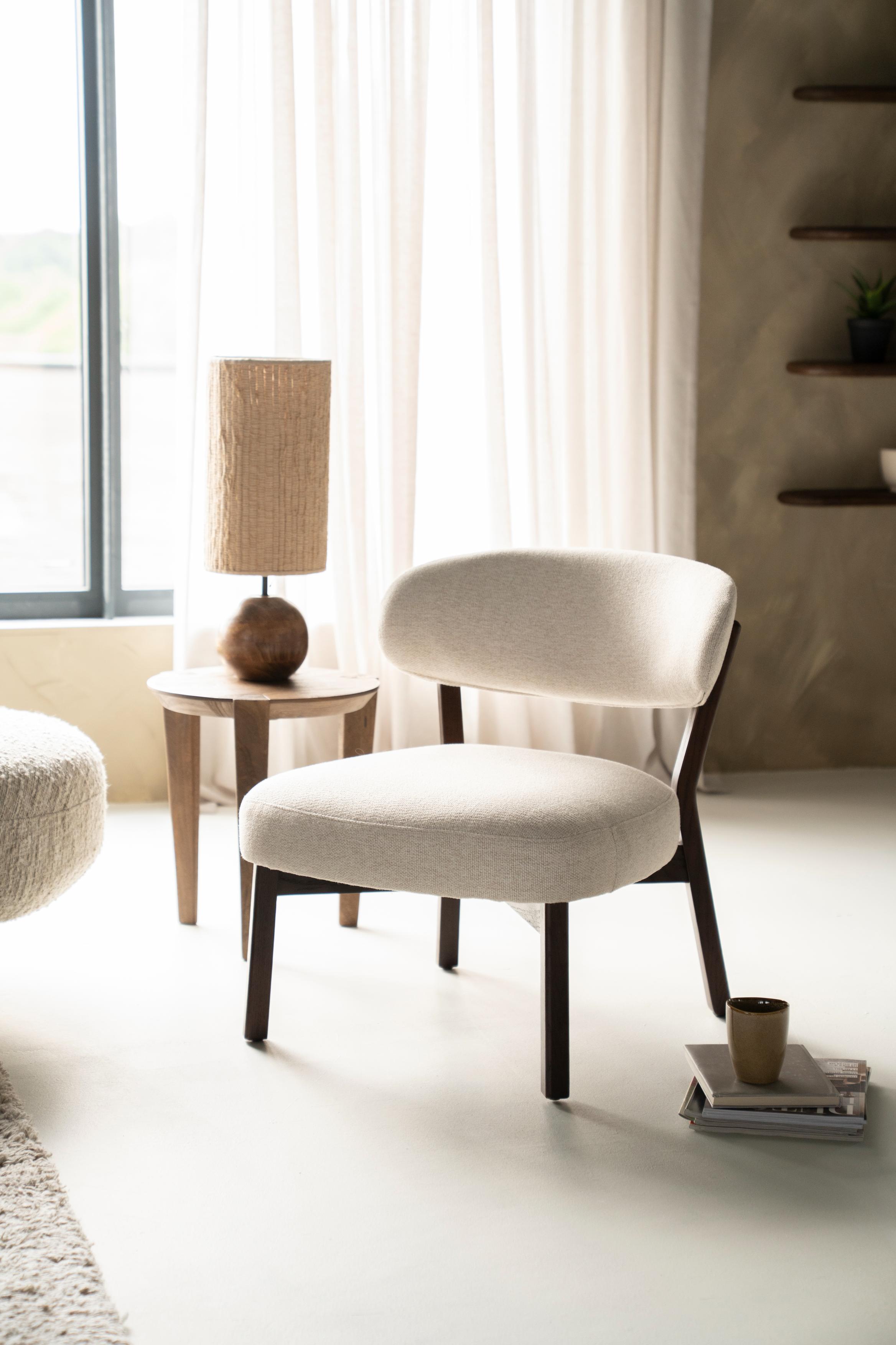 Sessel MIKKY hellbeige mit dunklem Holzgestell
