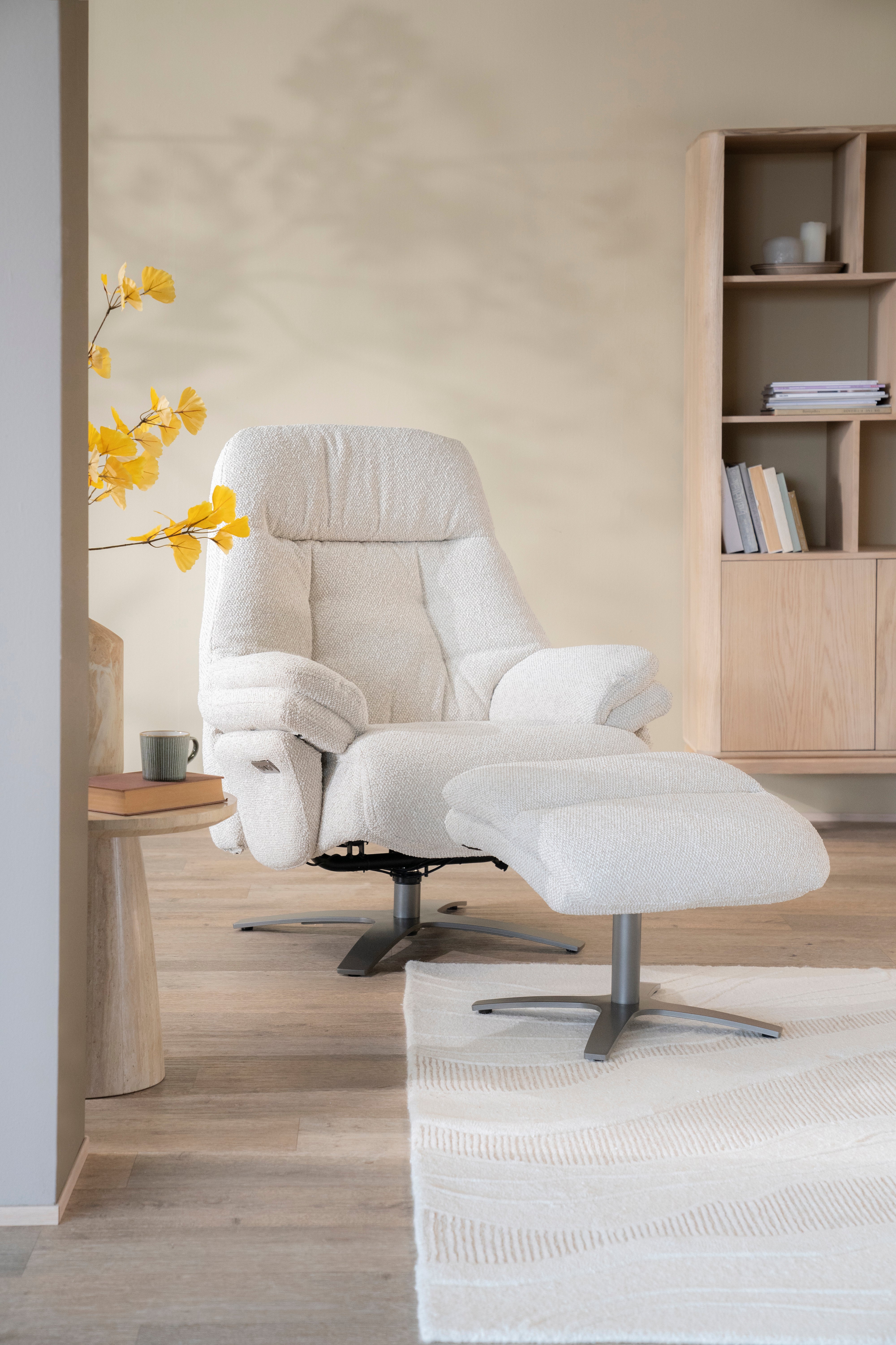Sessel mit Fußstütze CALEB beige mit schwarzem Gestell