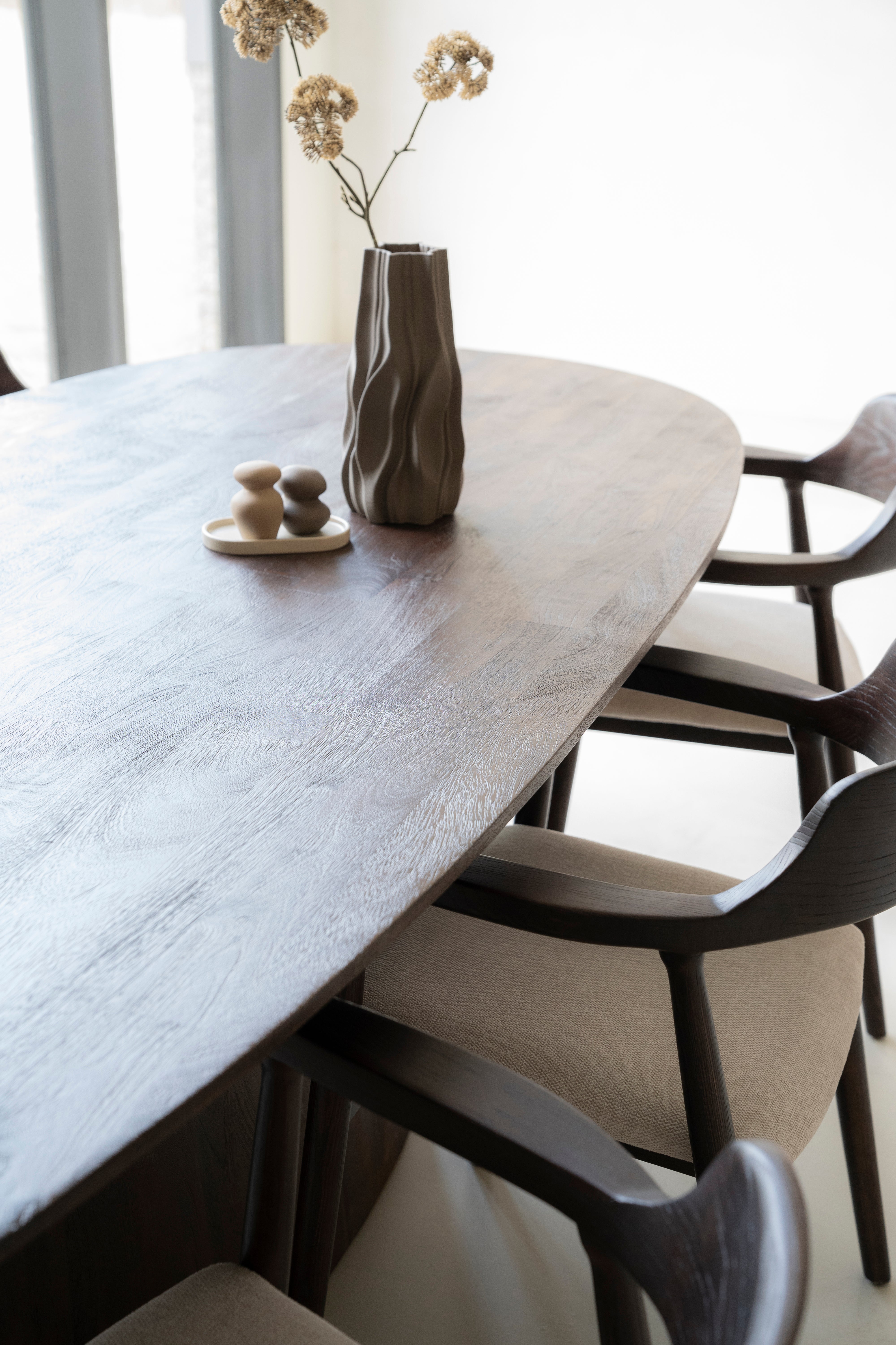 Ovale tafel ARON van mango-hout