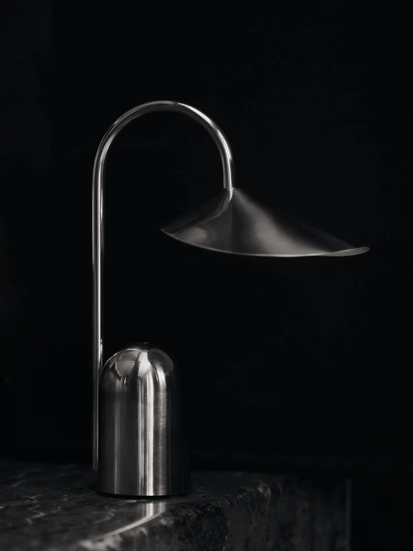 Draagbare lamp ARUM staal