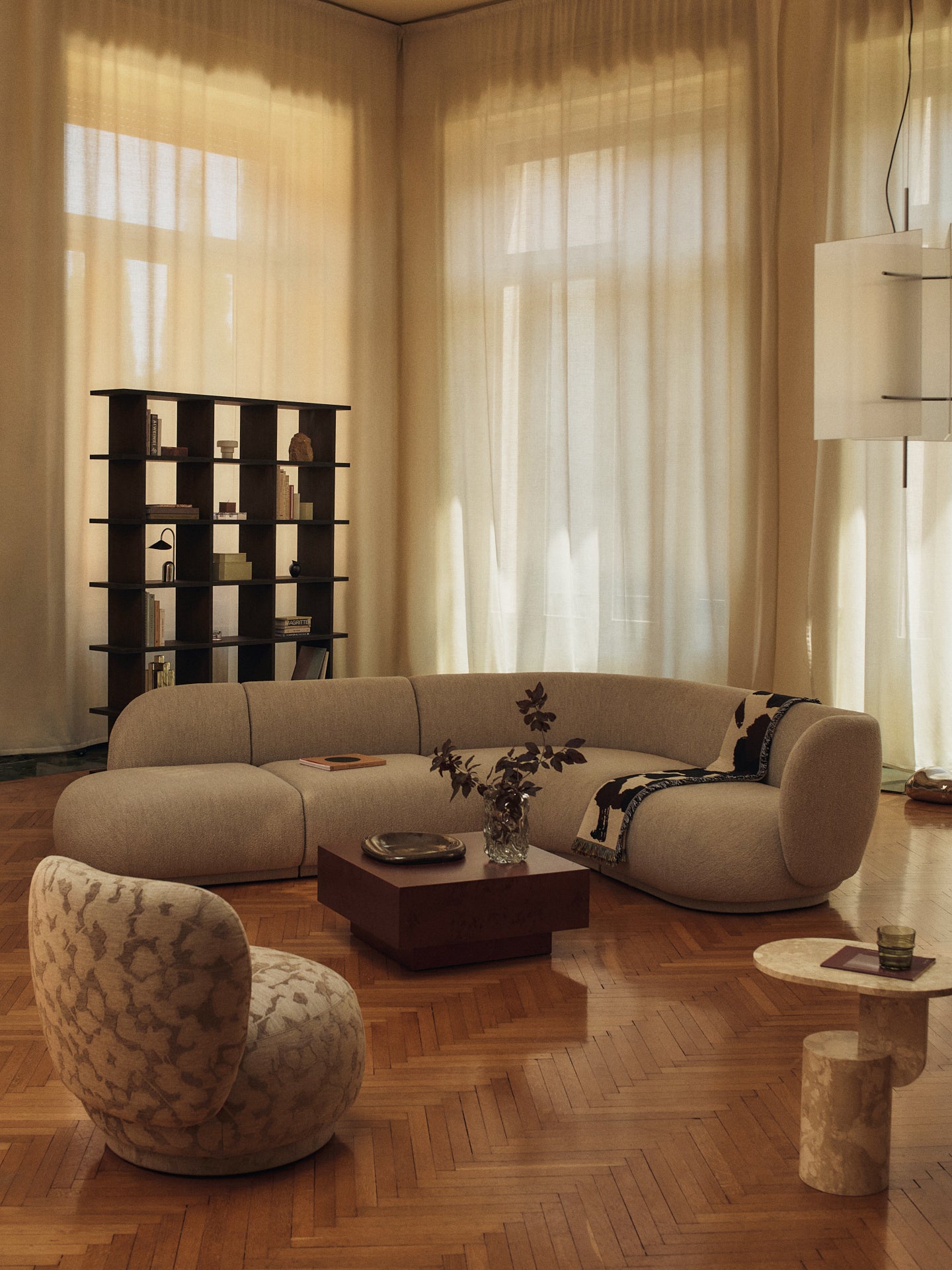 Pendelleuchte OESTE mit geriffeltem Glas