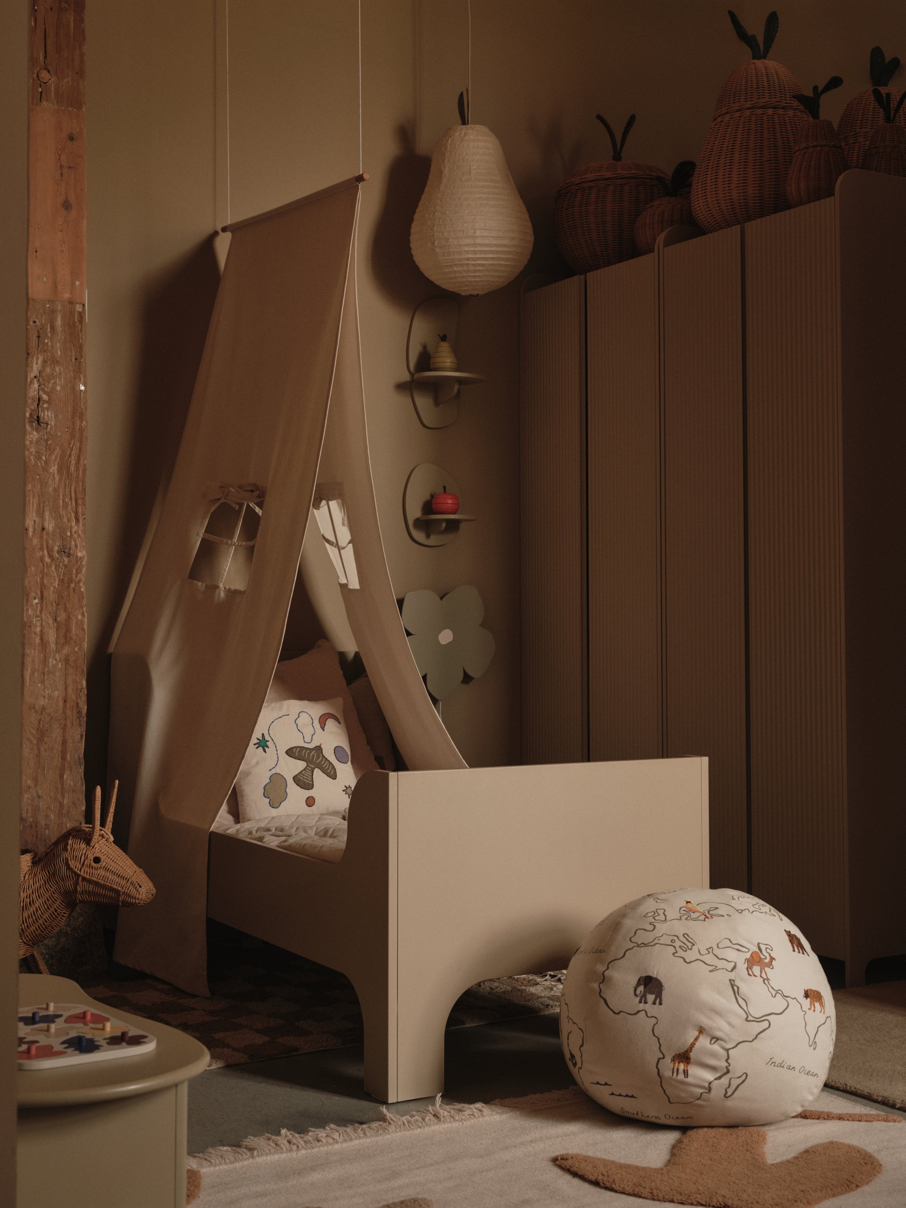 Kindertapijt SWIF BIRD beige
