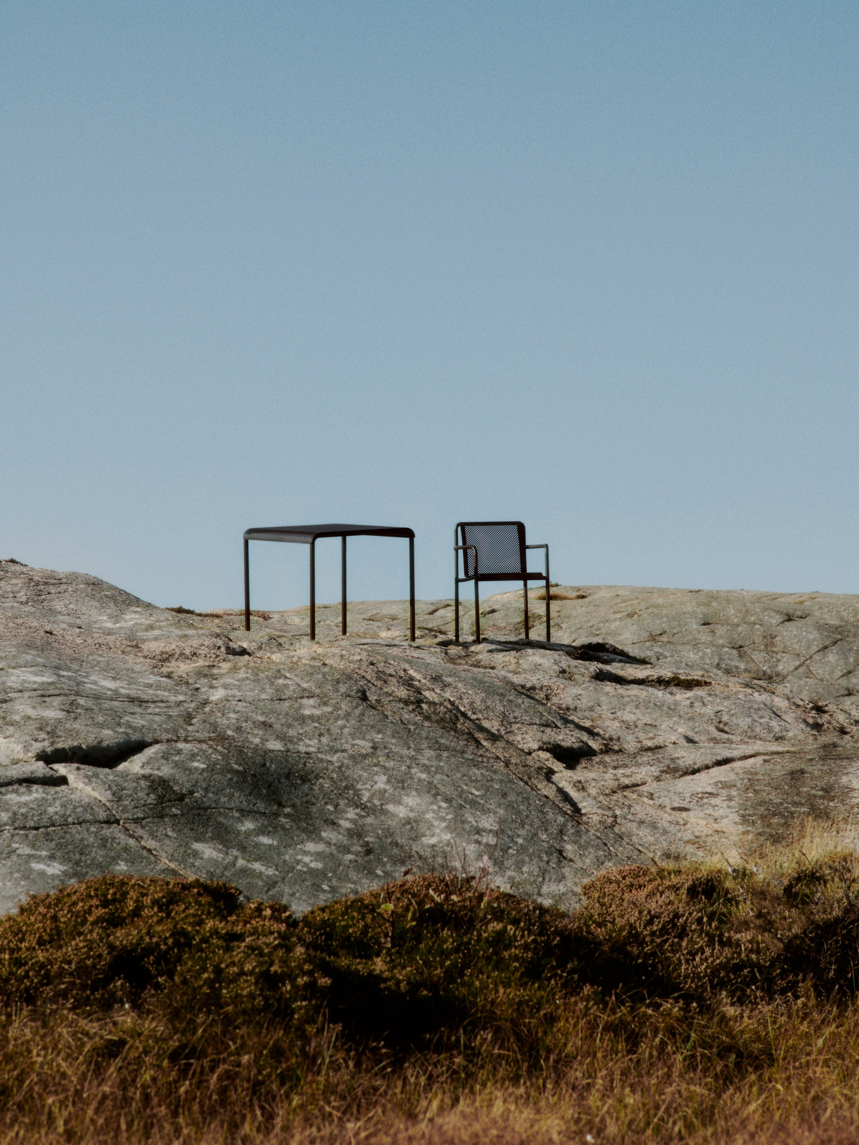DAPPLE Dark Chocolate Square Table