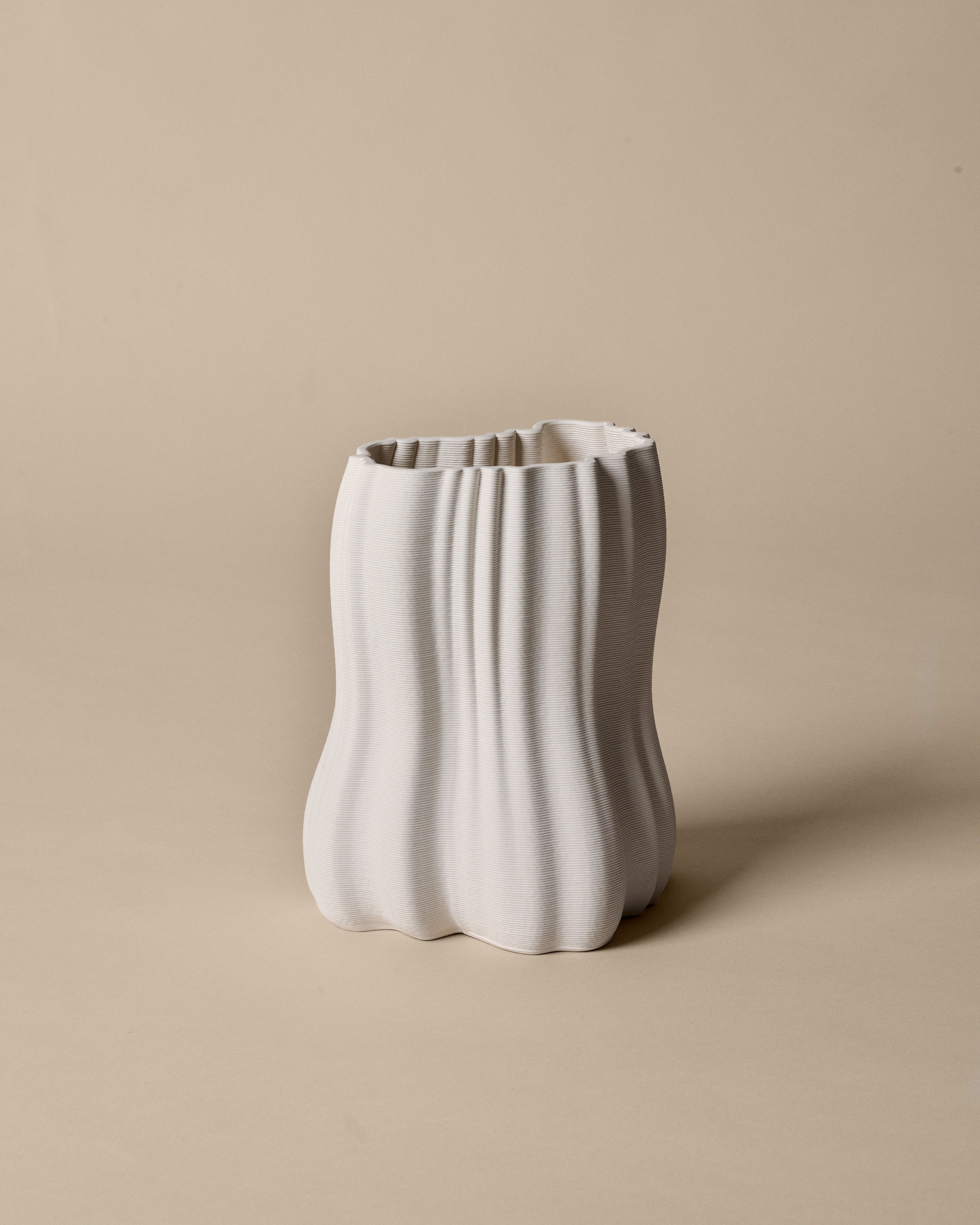 Vase MOIRE LOW gebrochenes Weiß