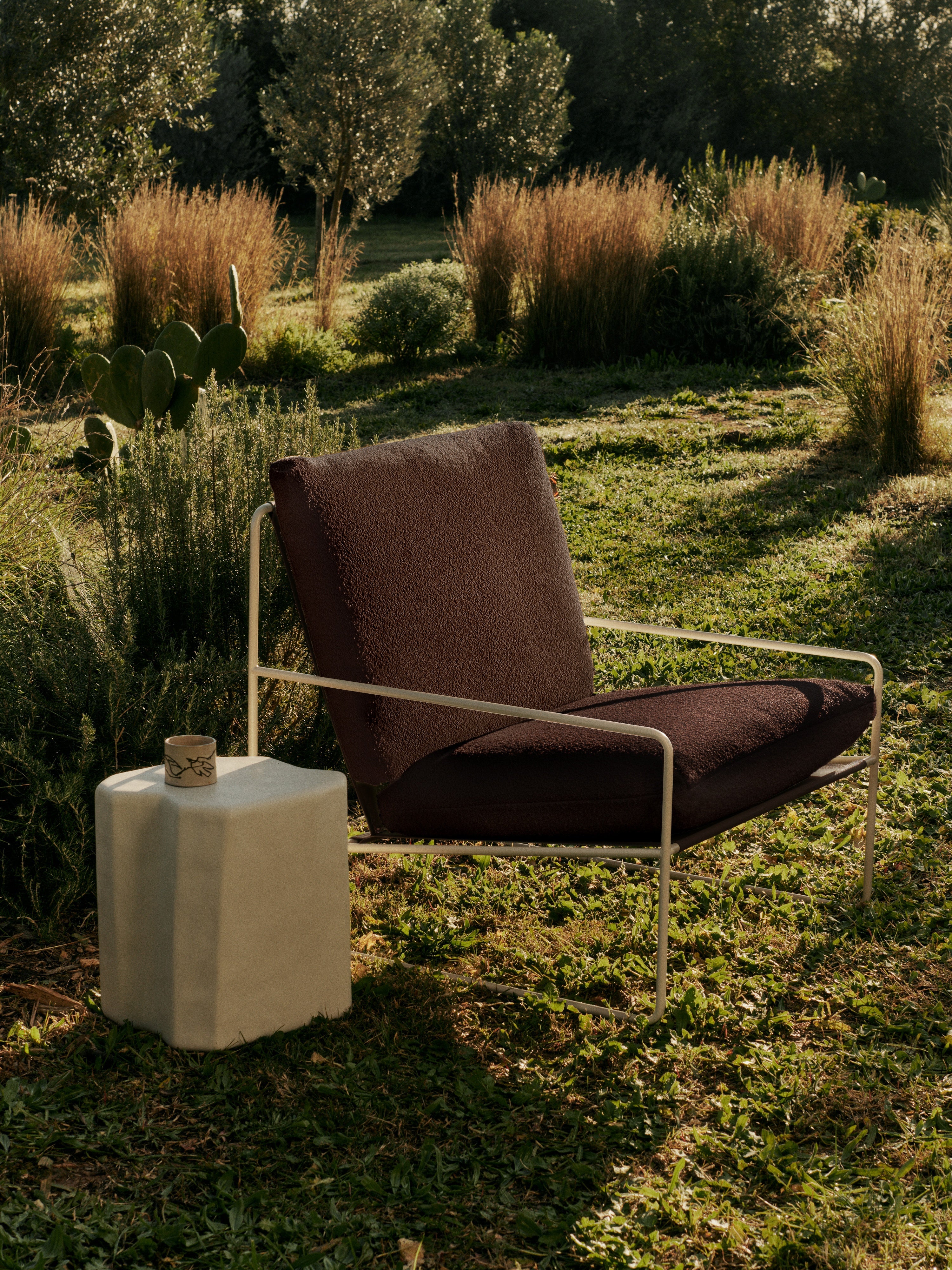 Buitenfauteuil DESERT bruin boucle met zwarte basis