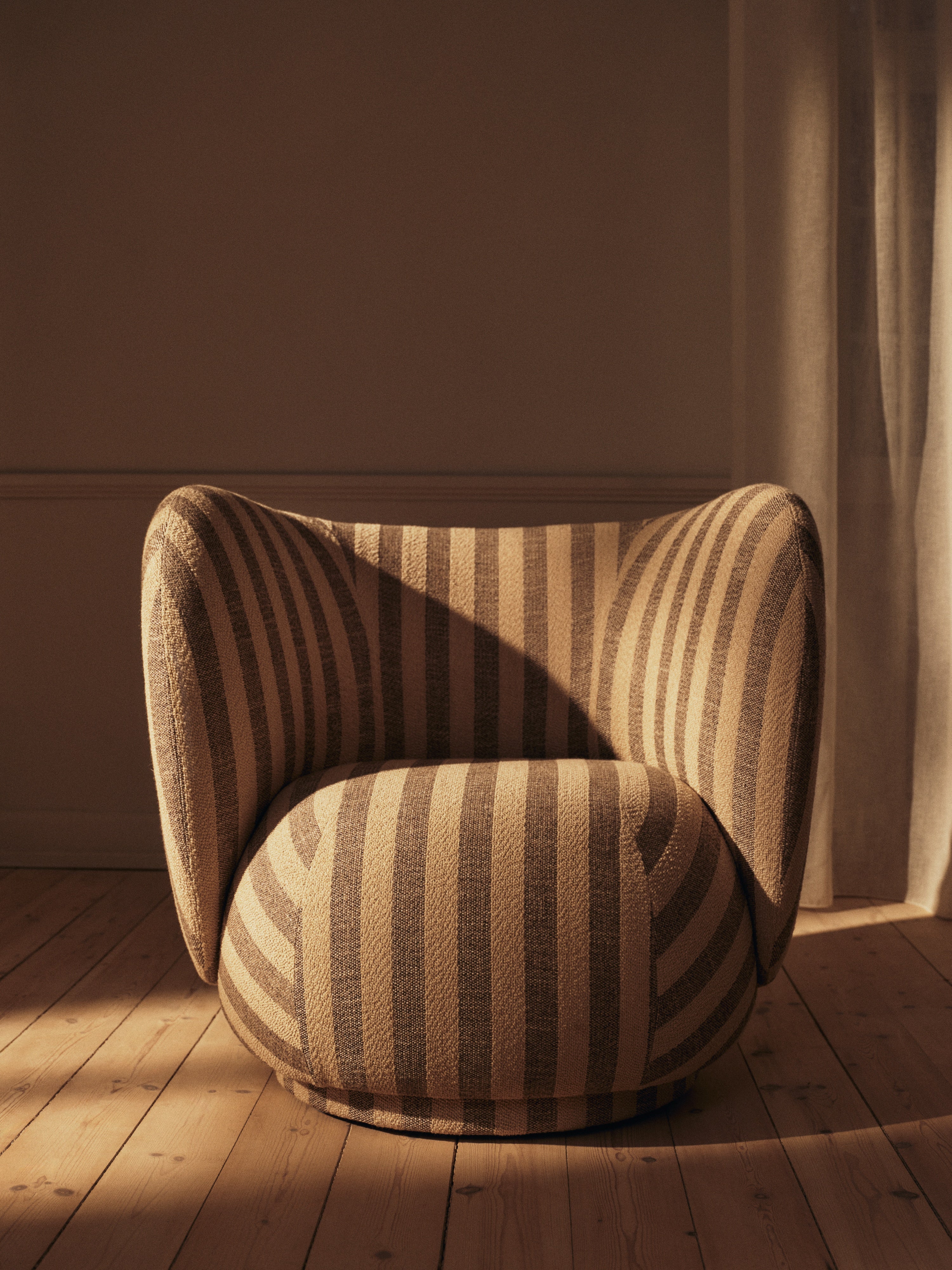 Fauteuil RICO LOUNGE Louisiana zandkleurig met gebroken wit