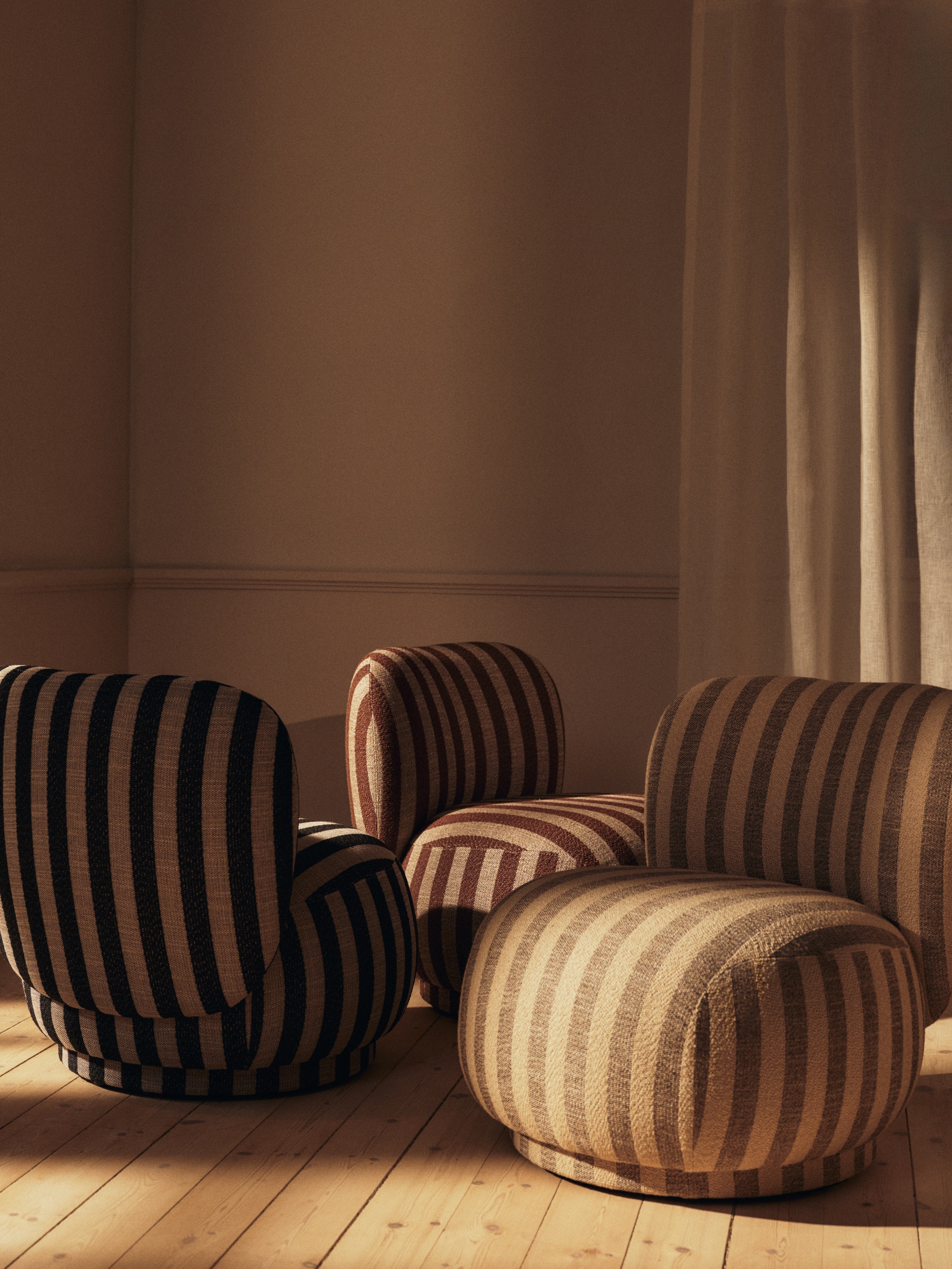 Draaistoel RICO PICCOLO LOUNGE Louisiana chocolade met zandkleur