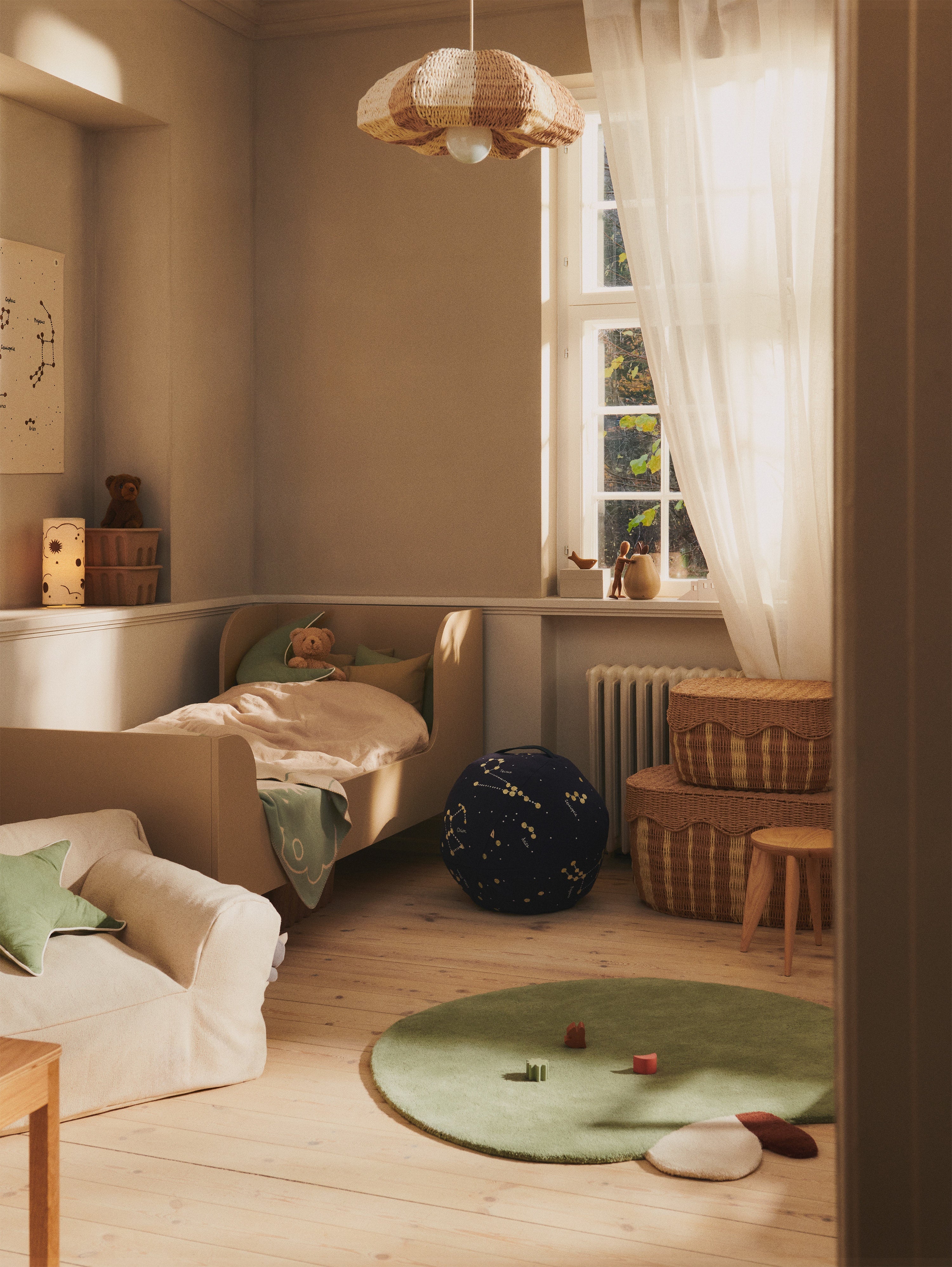 Kindertapijt APPLE groen met baksteenrood en beige